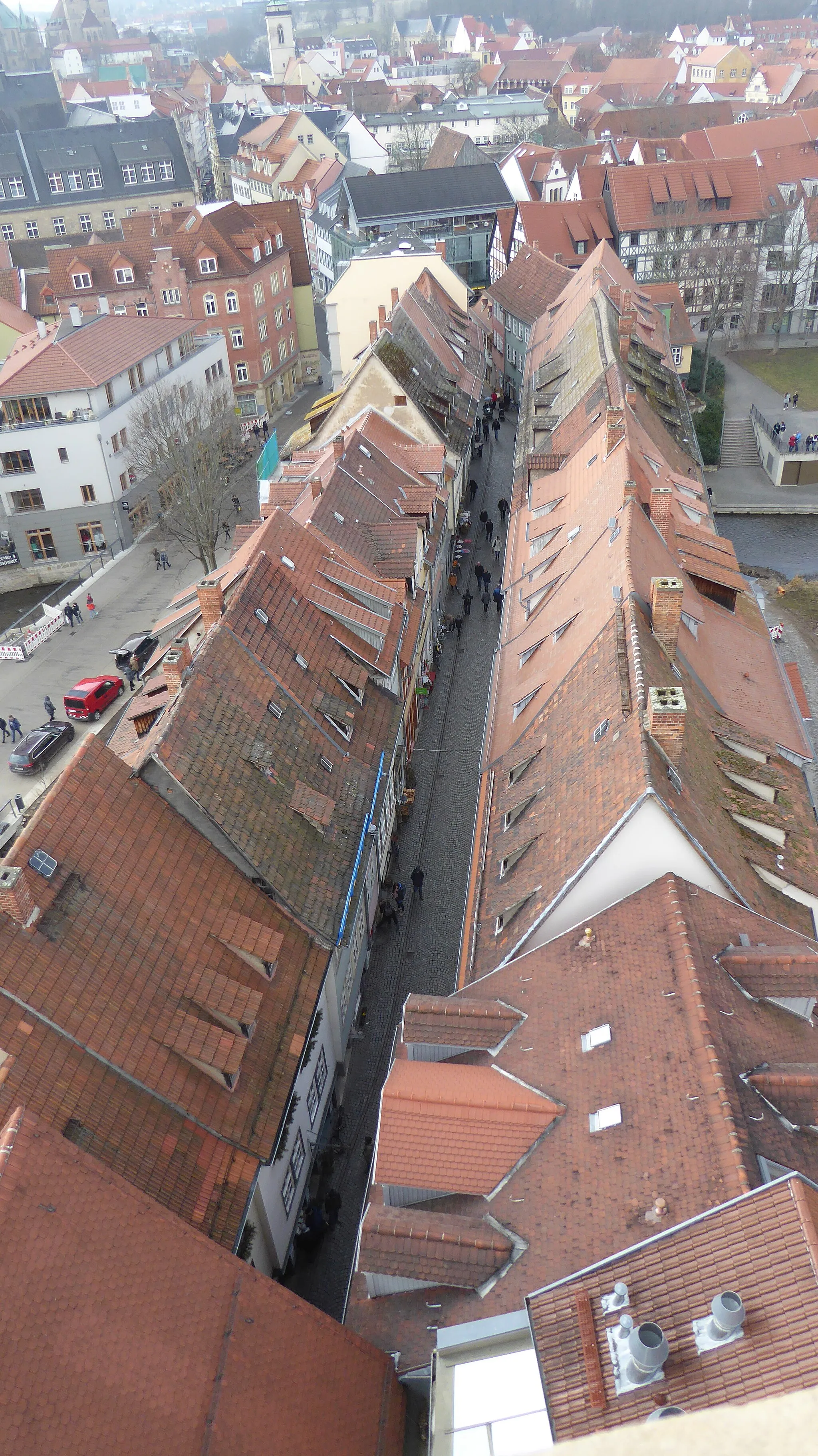 Photo showing: View of the Krämerbrücke from the Ägidienkirche.