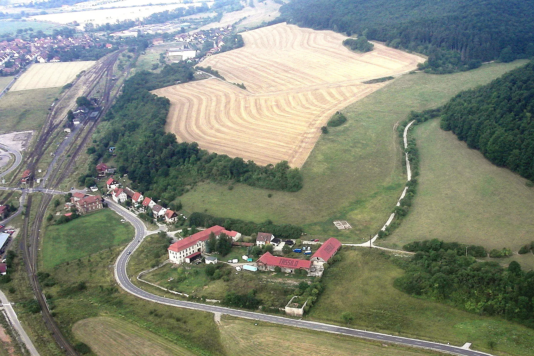 Photo showing: Bahnhof und ehemaliger Wallfahrtsort Grimmenthal