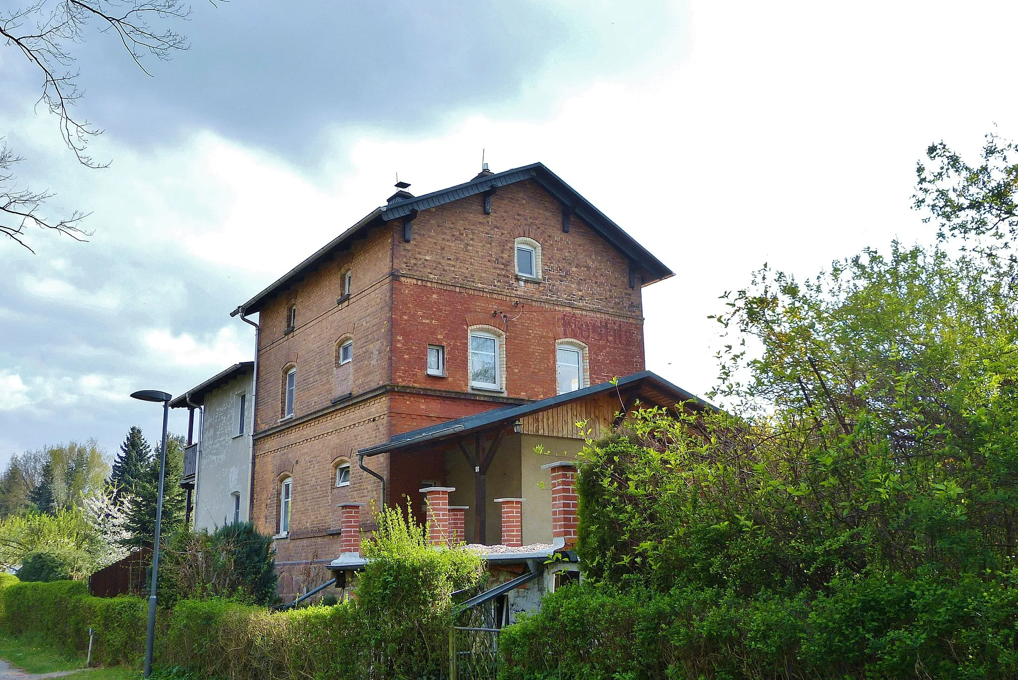 Photo showing: Former railway station in Kostitz