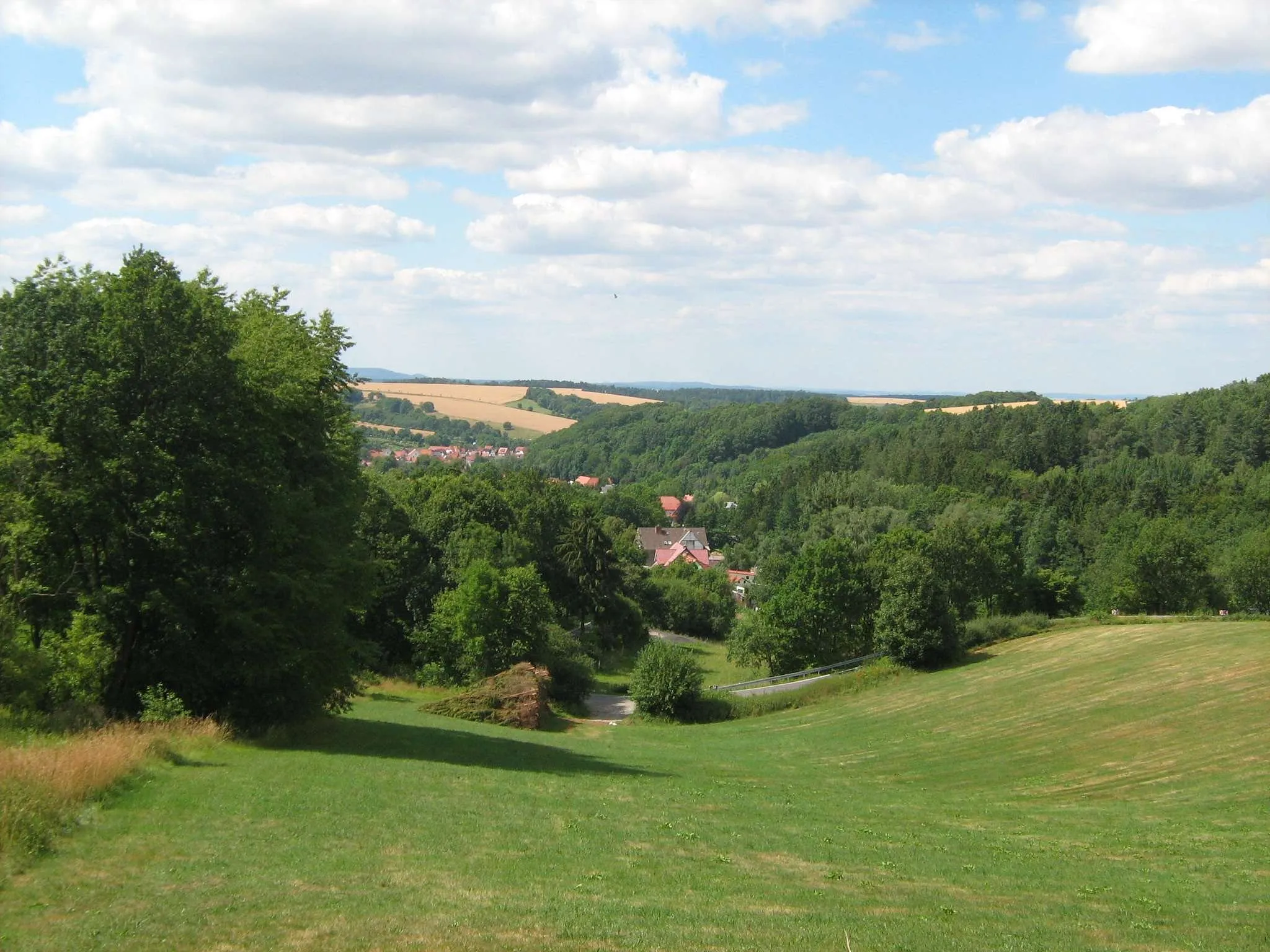 Photo showing: Blick von Süden auf Hundeshagen im Eichsfeld