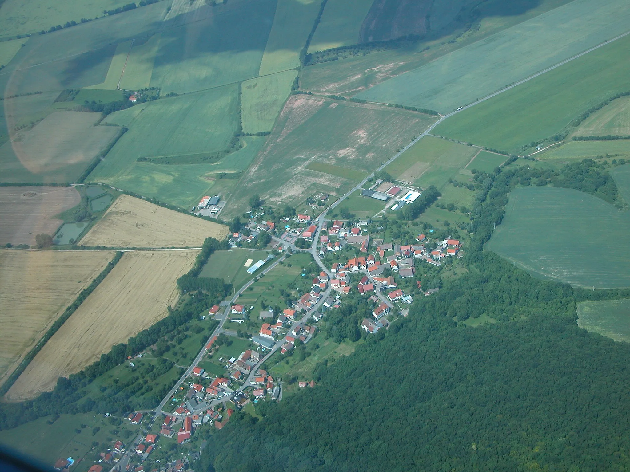 Photo showing: Luftbild von Hainrode/Hainleite aus Süden.