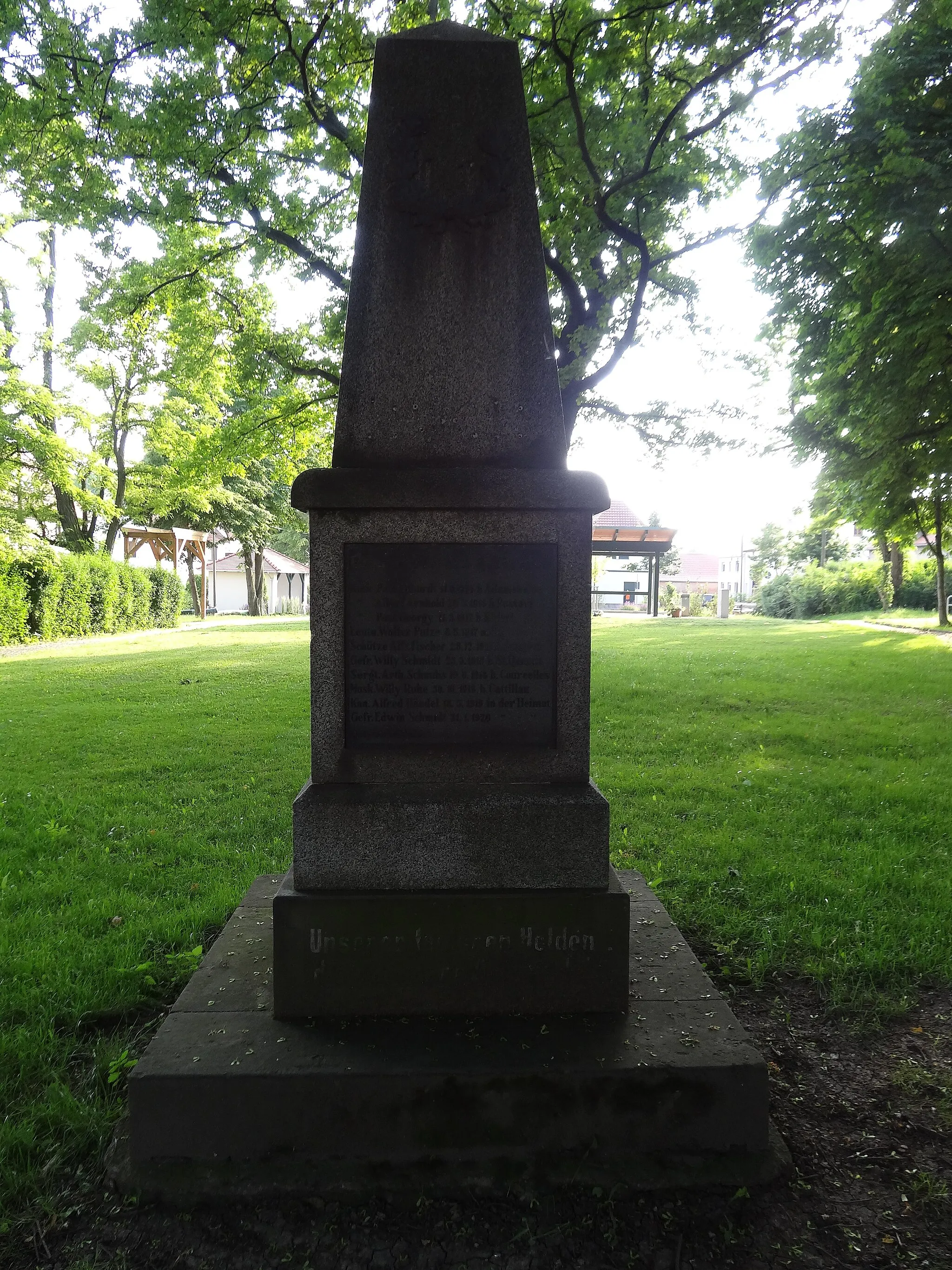 Photo showing: War memorial in Kleinmölsen, Thuringia, Germany