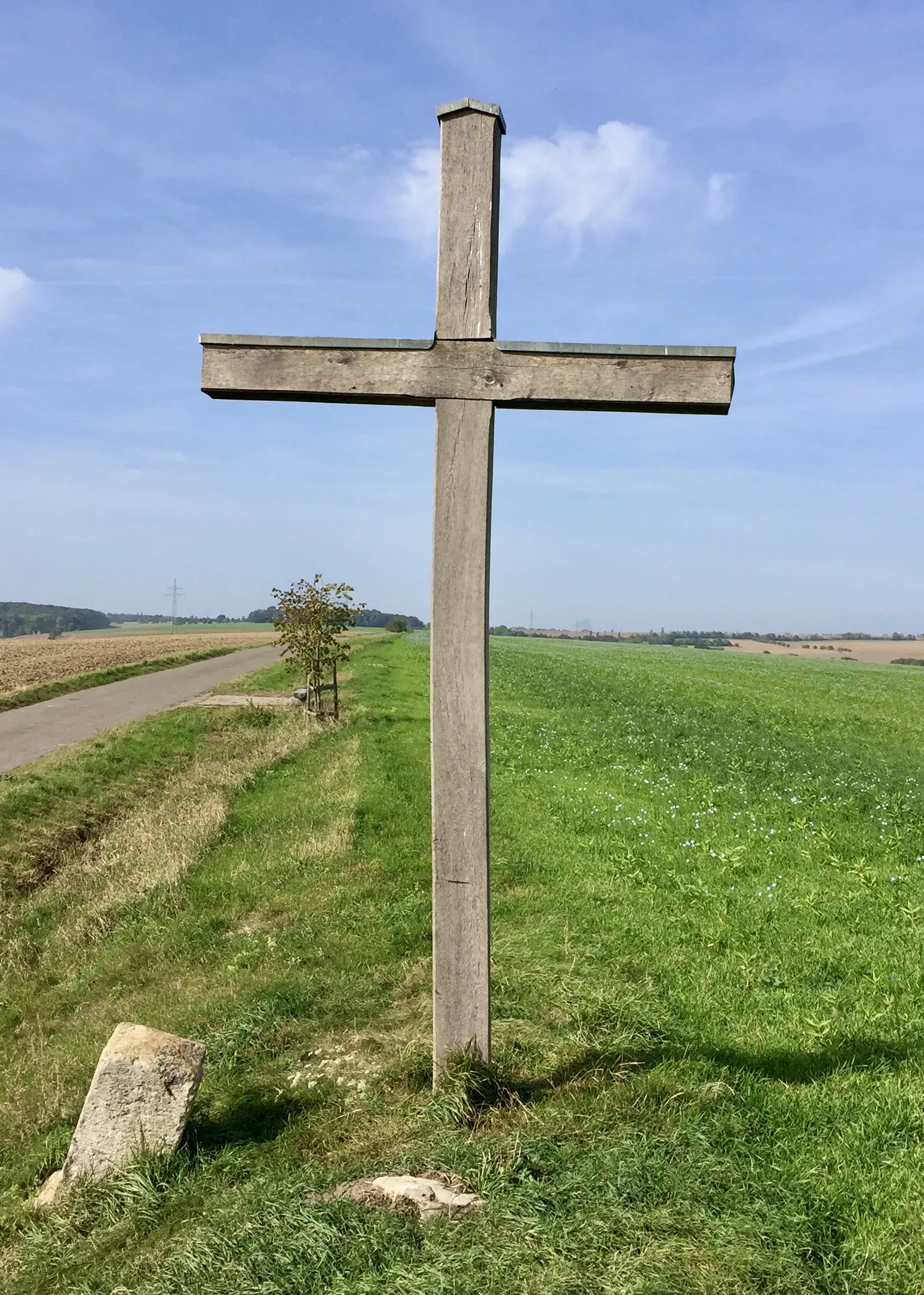 Photo showing: Wallfahrtskreuz südwestlich von Clingen, südlich von Westgreußen