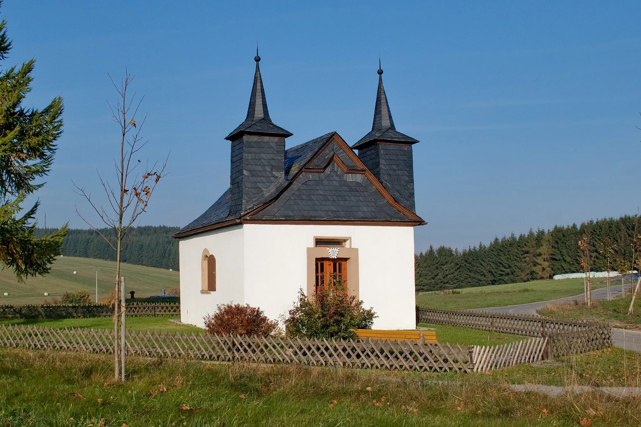 Photo showing: Feldkapelle St. Mariae in Reichenbach (Oberfranken).