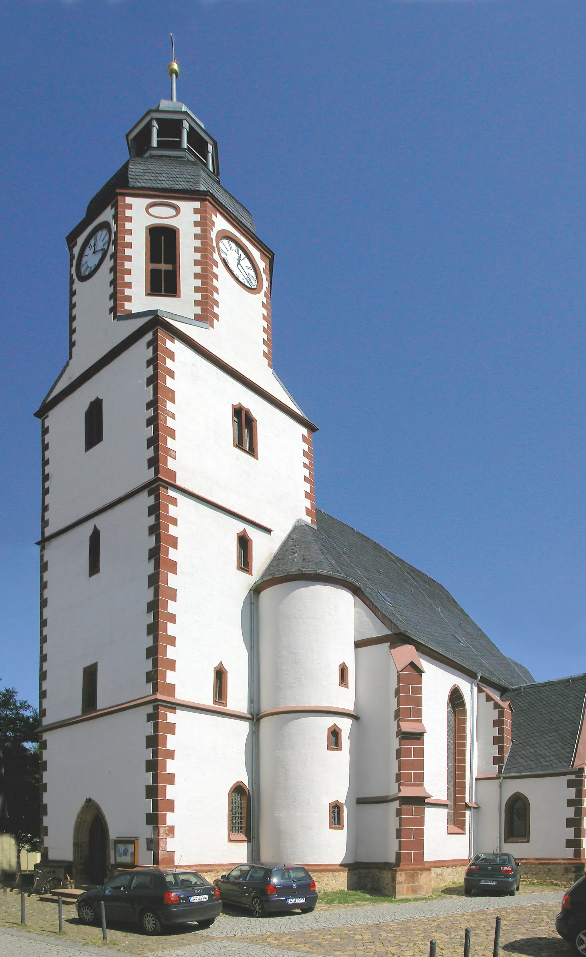 Photo showing: 01.09.2009   04654   Frohburg:  Ev. St. Michaeliskirche, Kirchplatz.  Dreischiffige Hallenkirche, Spätgotik., 15. Jh., Chor um 1425.  [DSCN38718-38719.TIF]20090901190MDR.JPG(c)Blobelt
