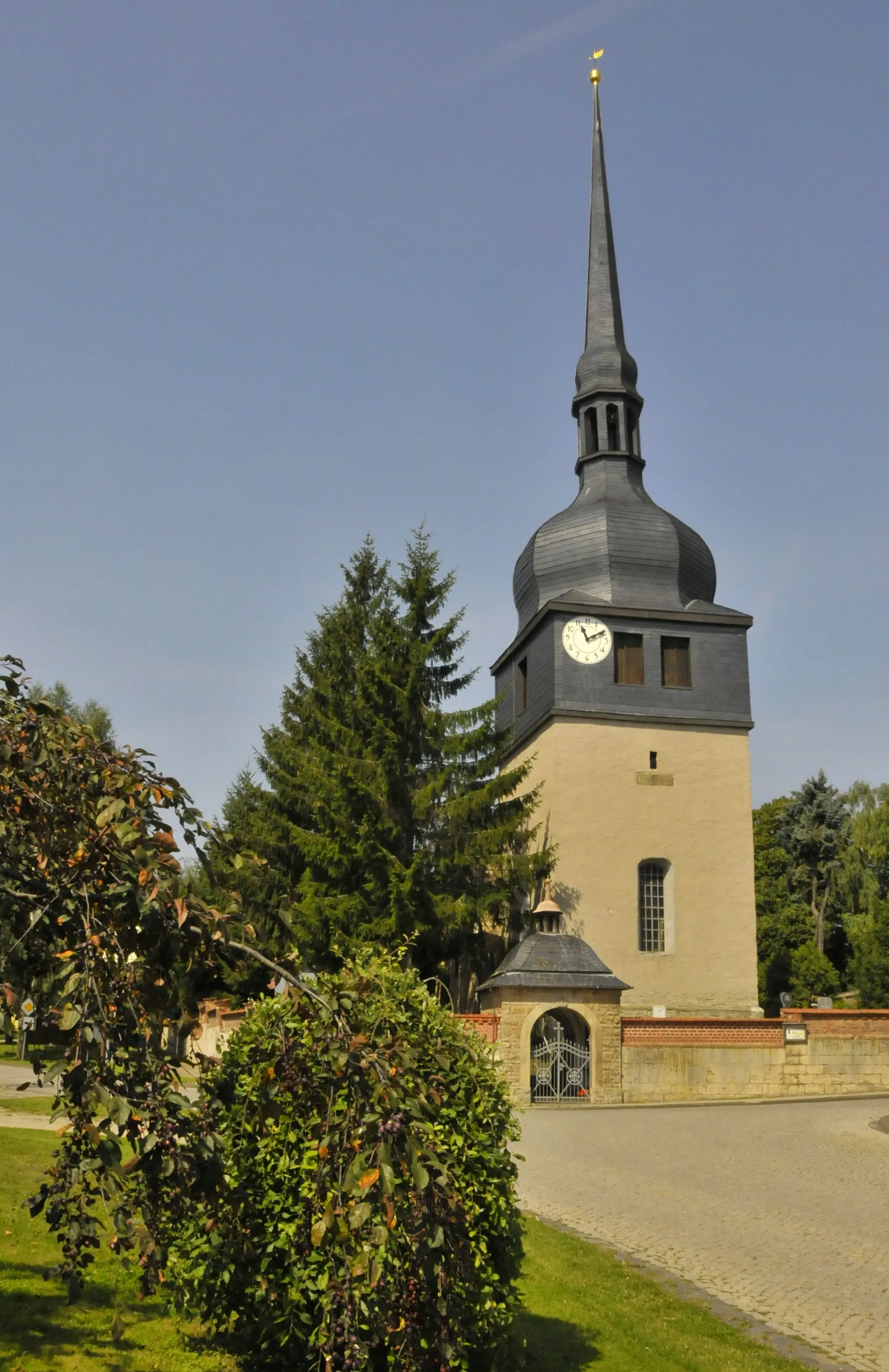 Photo showing: Ambnrosiuskirche in Haussömmern