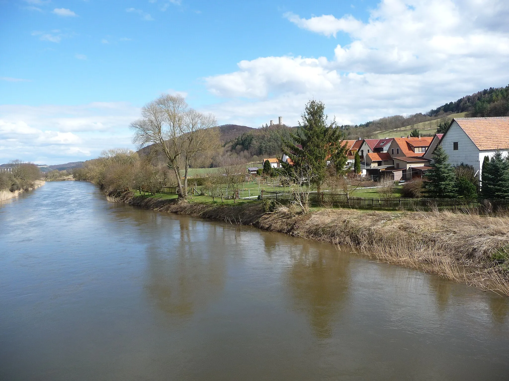 Photo showing: Lauchröden ist ein Dorf im Westen des Wartburgkreises in Thüringen und zählt knapp unter 1000 Einwohner. Seit dem 16. März 2004 gehört der Ort zur Einheitsgemeinde Gerstungen.