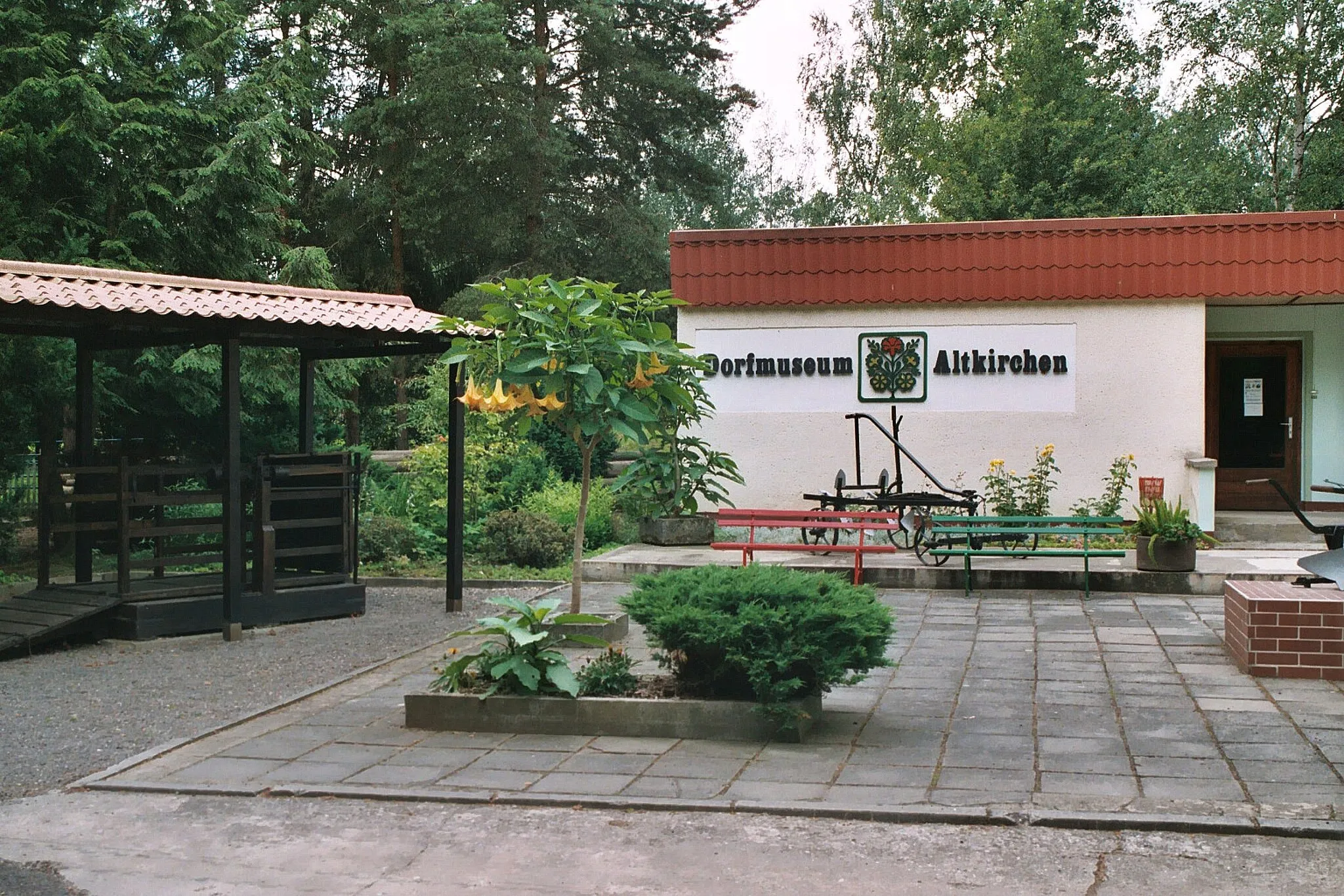 Photo showing: Altkirchen (Altenburger Land), the village museum, shot in 2003