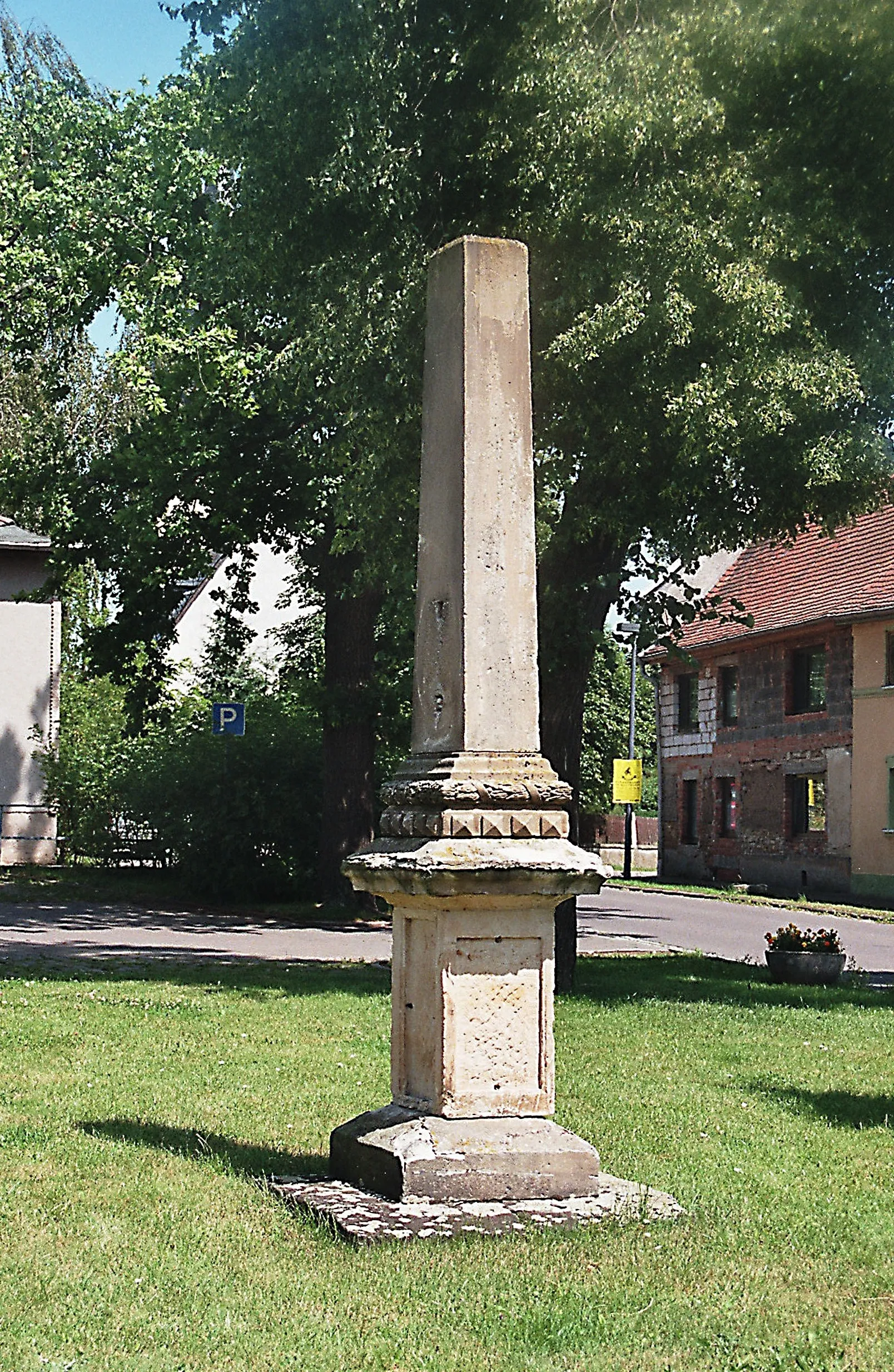 Photo showing: Mannstedt, obelisk