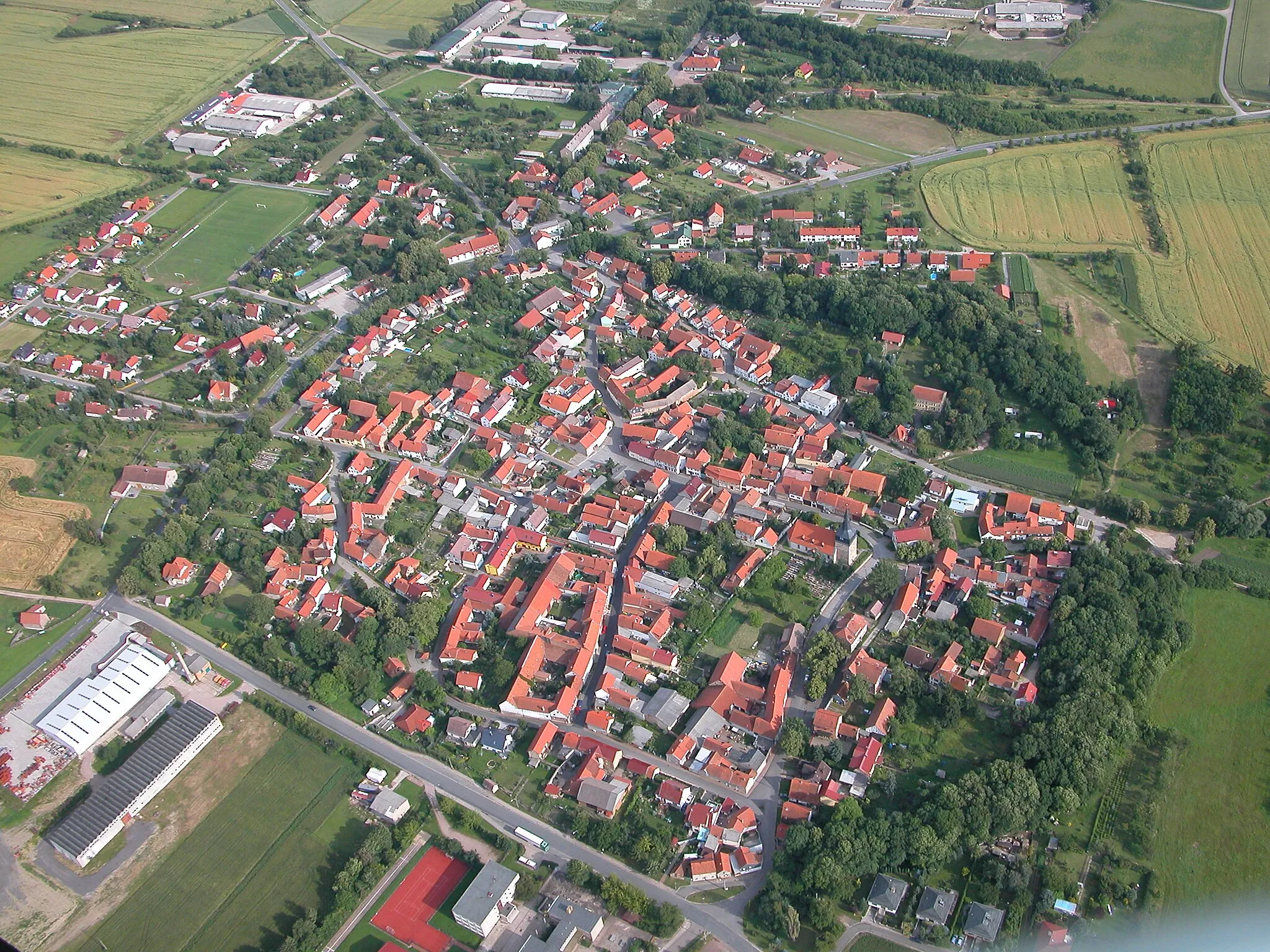 Photo showing: Luftbild von Kirchheilingen (UHK)