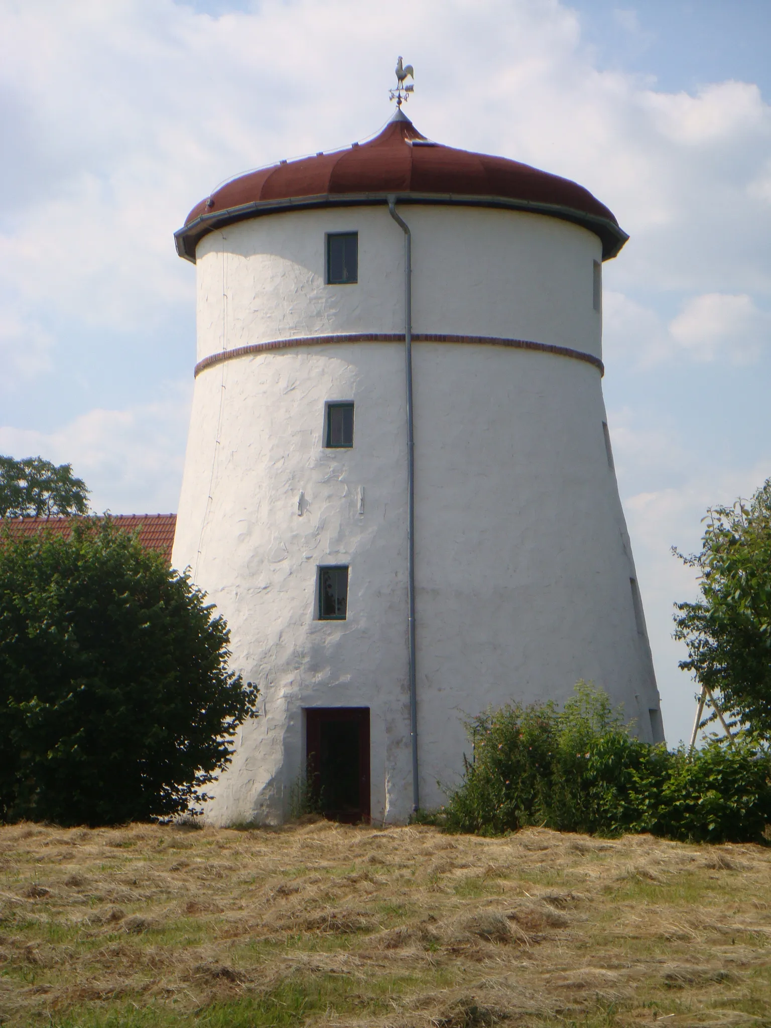 Photo showing: Mühle am Ortsrand, 2010