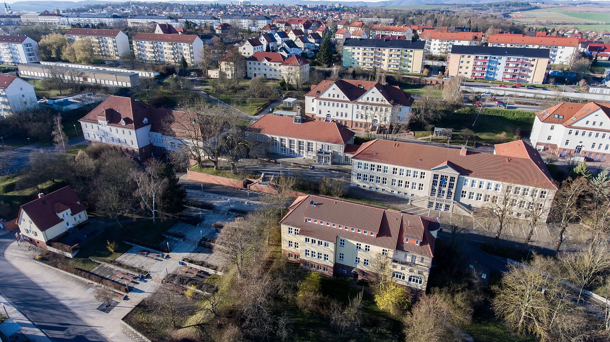 Photo showing: Luftaufnahme der Hochschule Nordhausen, Bildmitte der Audimax.