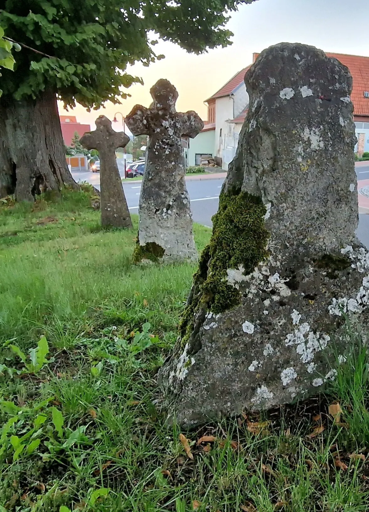 Photo showing: Gotische Sühnekreuze zu Küllstedt im Eichsfeld, sogenannte Bonifatiuskreuze