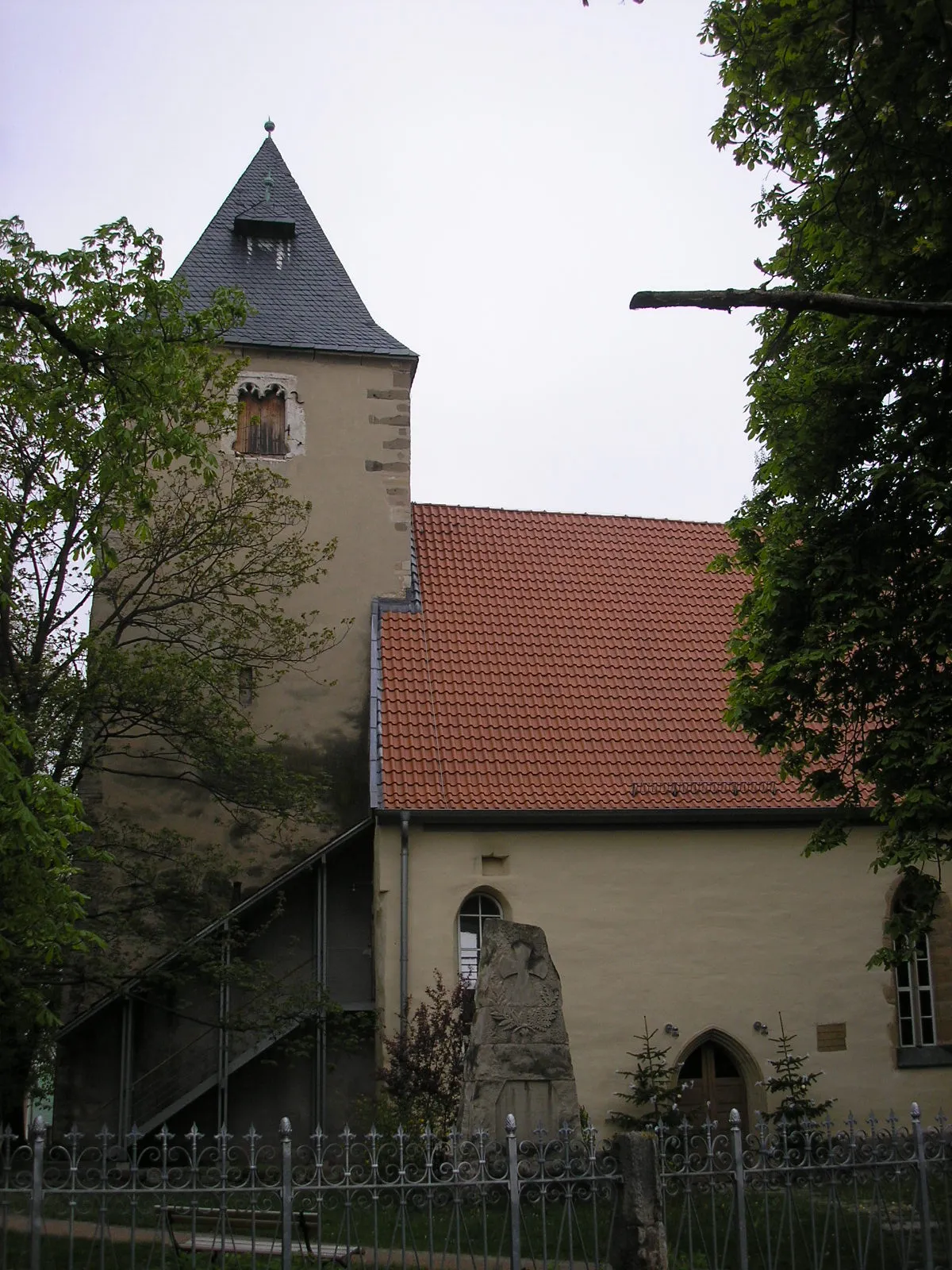 Photo showing: Die Kirche von Großballhausen (Thüringen). - Dorfkirche St Vitii in Groß-Ballhausen