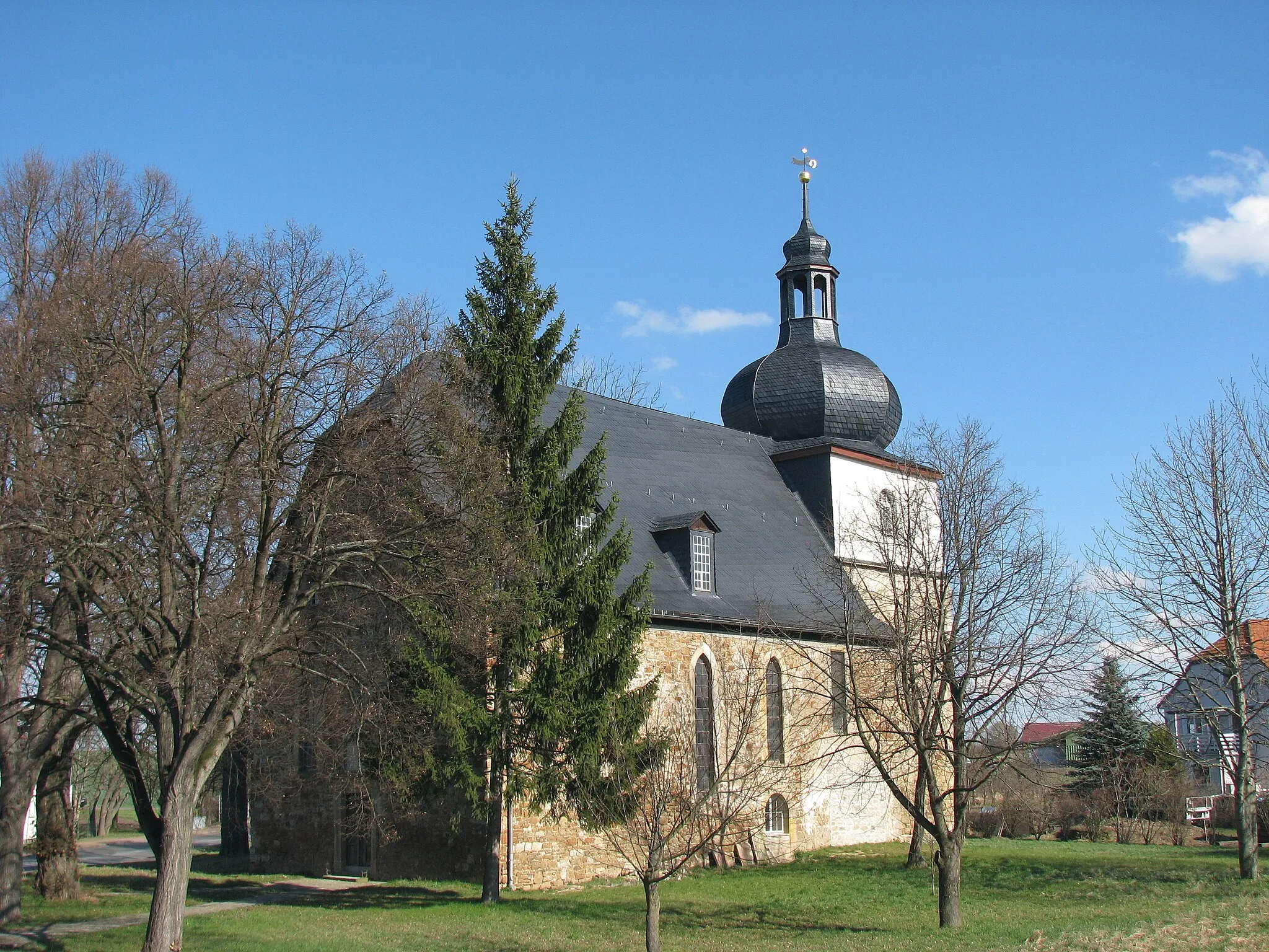 Photo showing: Blick auf die Guthmannshausener Kirche