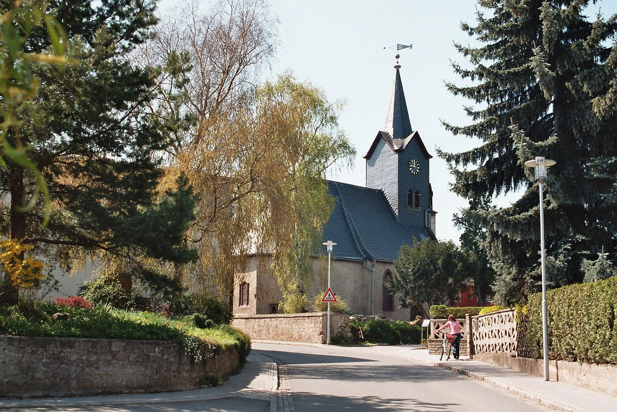 Photo showing: Kromsdorf, the village church