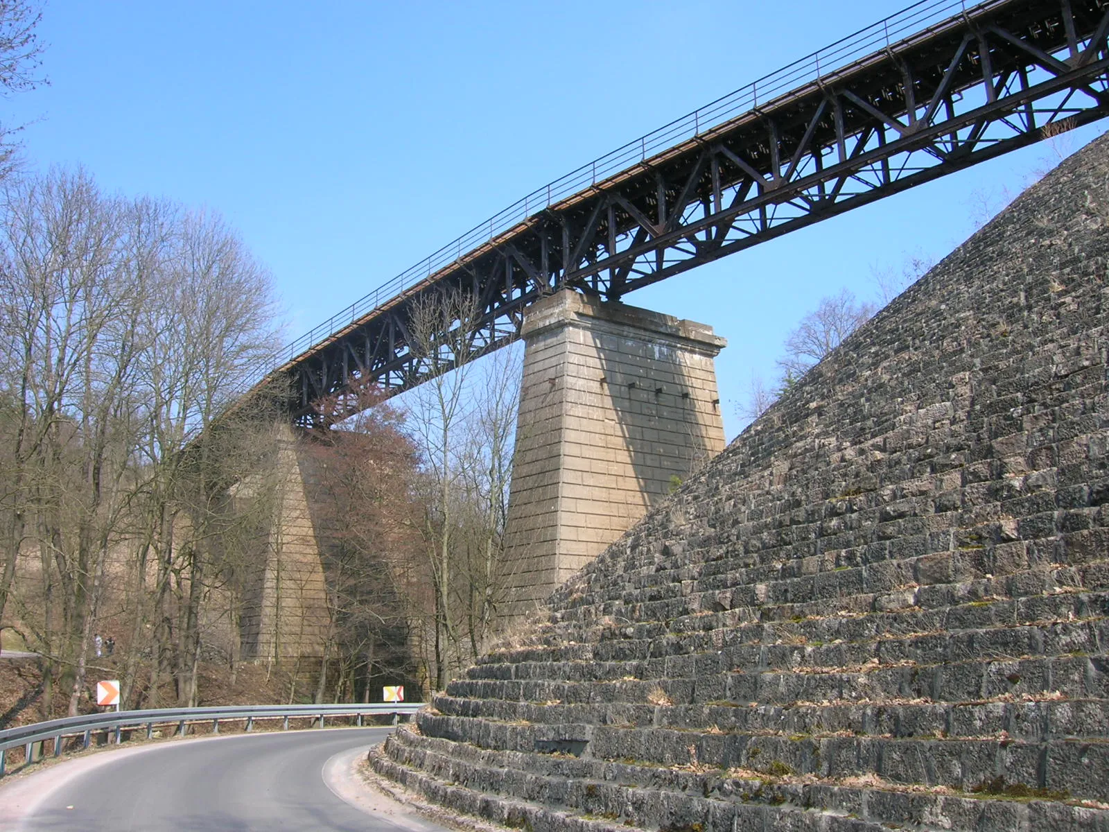 Photo showing: Railway bridge in Angelroda, Ilm-Kreis