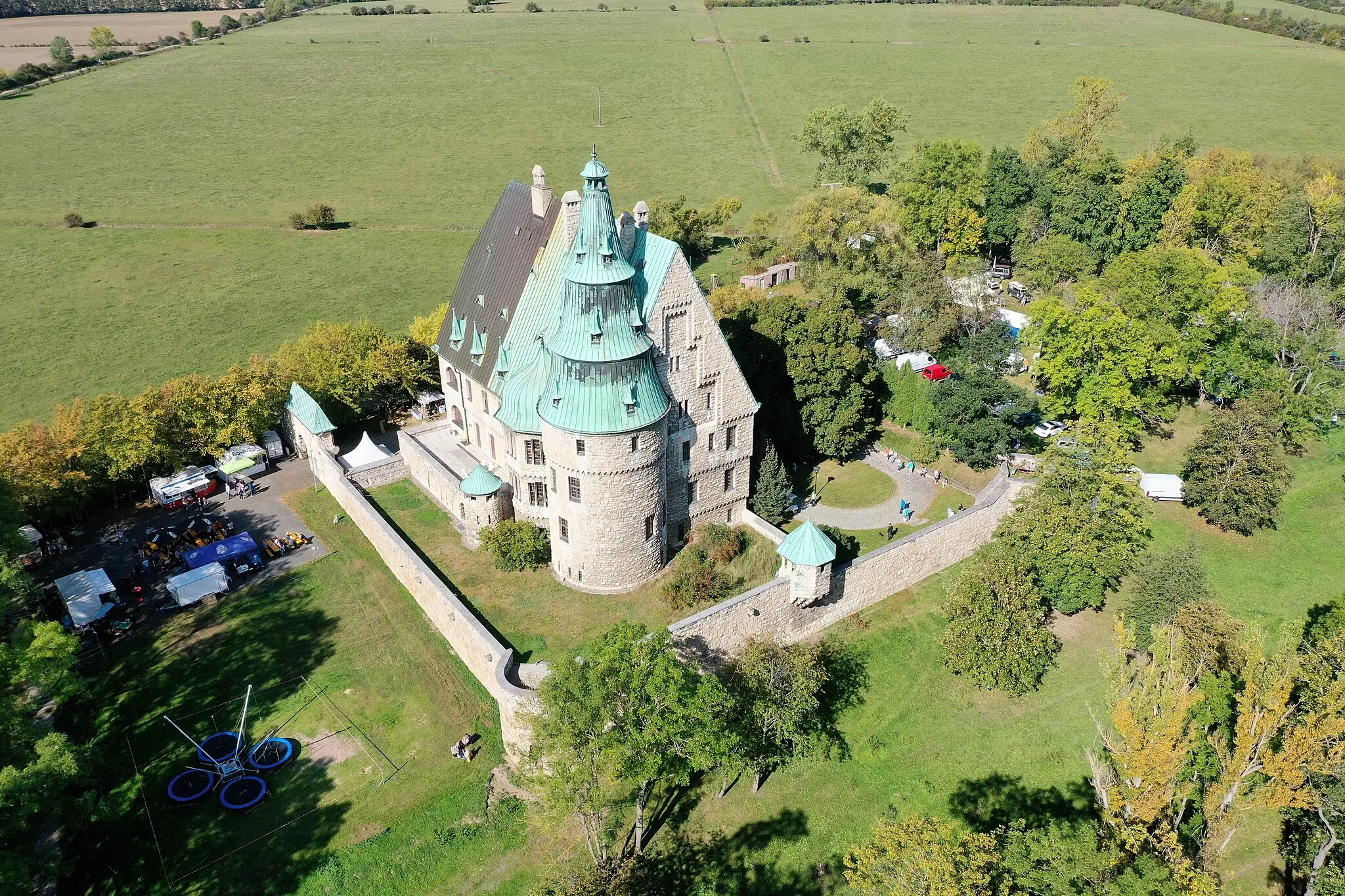 Photo showing: Haus Mühlberg castle in Ohrdruf, Germany, Sept. 2023