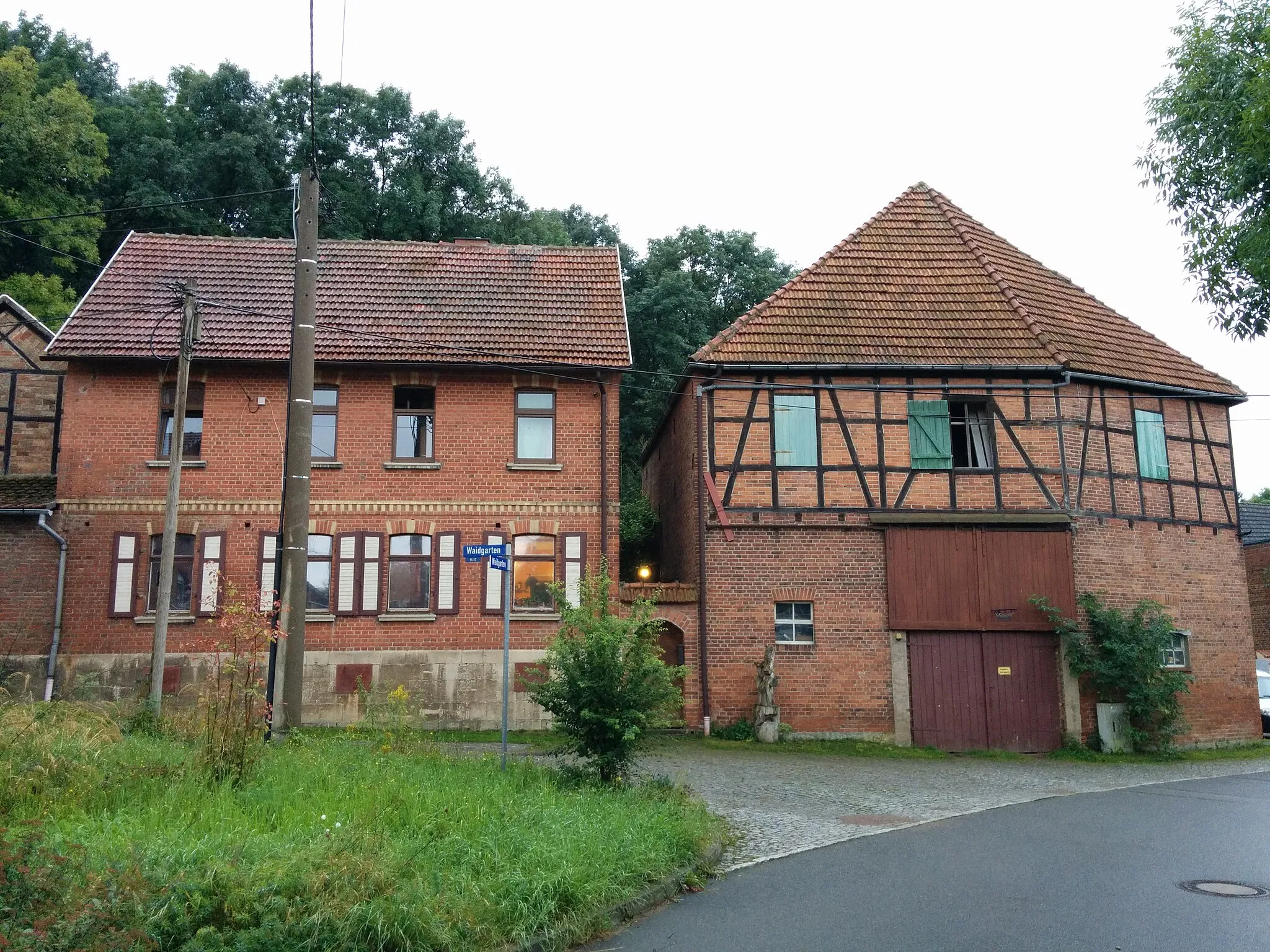 Photo showing: Denkmalgeschütztes Gehöft Waidgarten 10 in Erfurt-Hochstedt