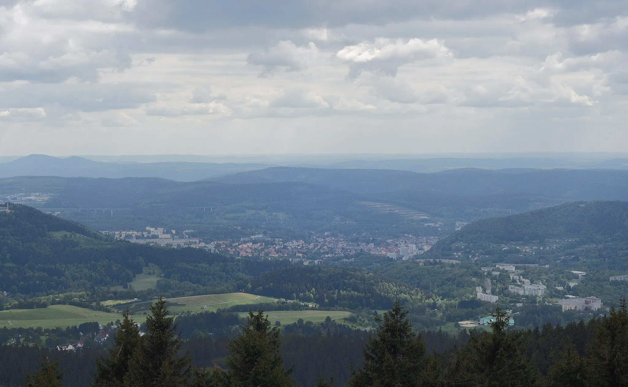 Photo showing: Suhl, Blick vom Rennsteig auf dem Großen Beerberg