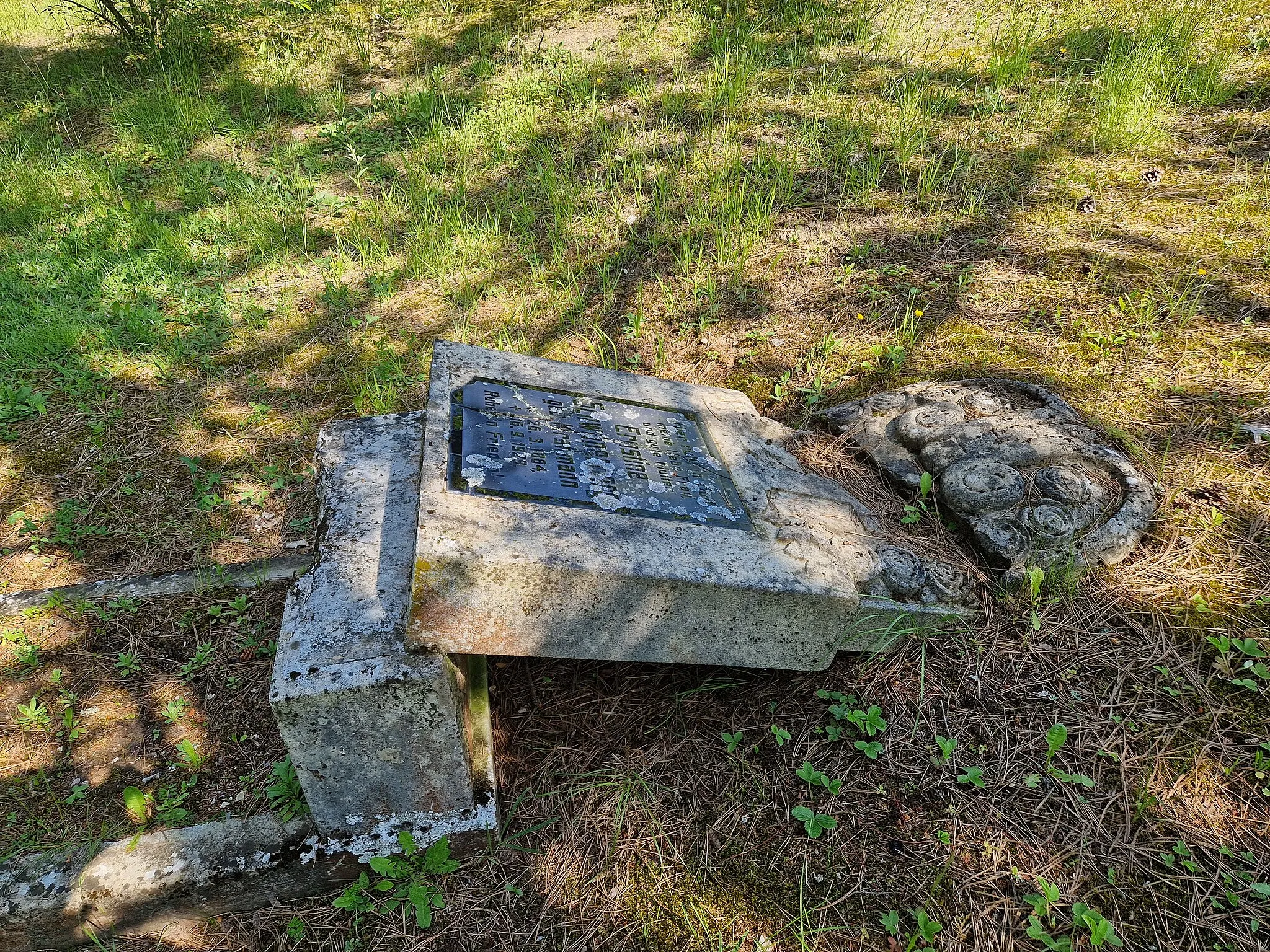 Photo showing: Friedhof Dosdorf, Thüringen