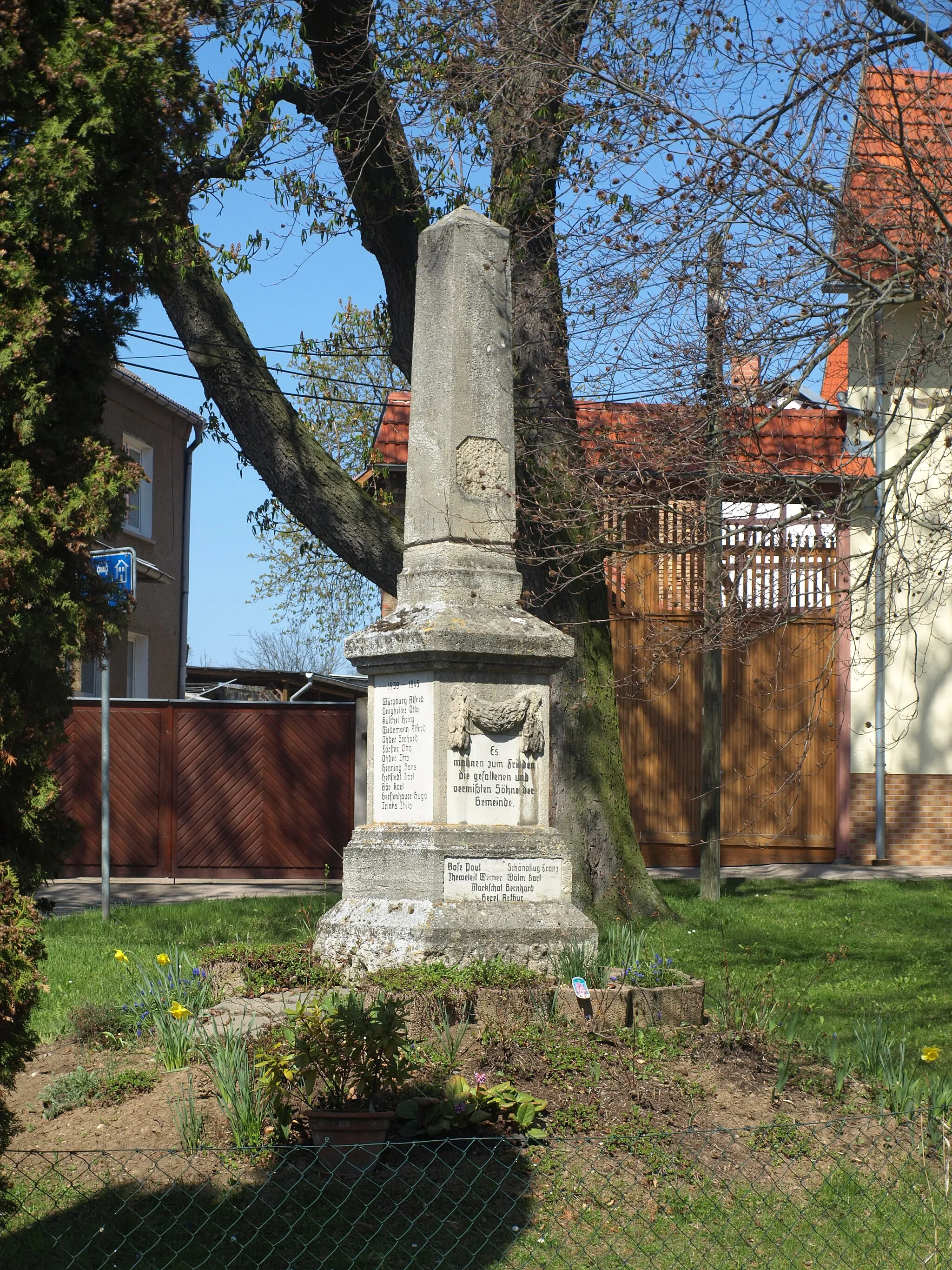 Photo showing: War memorial in Rockhausen, Ilm-Kreis, Thuringia, Germany