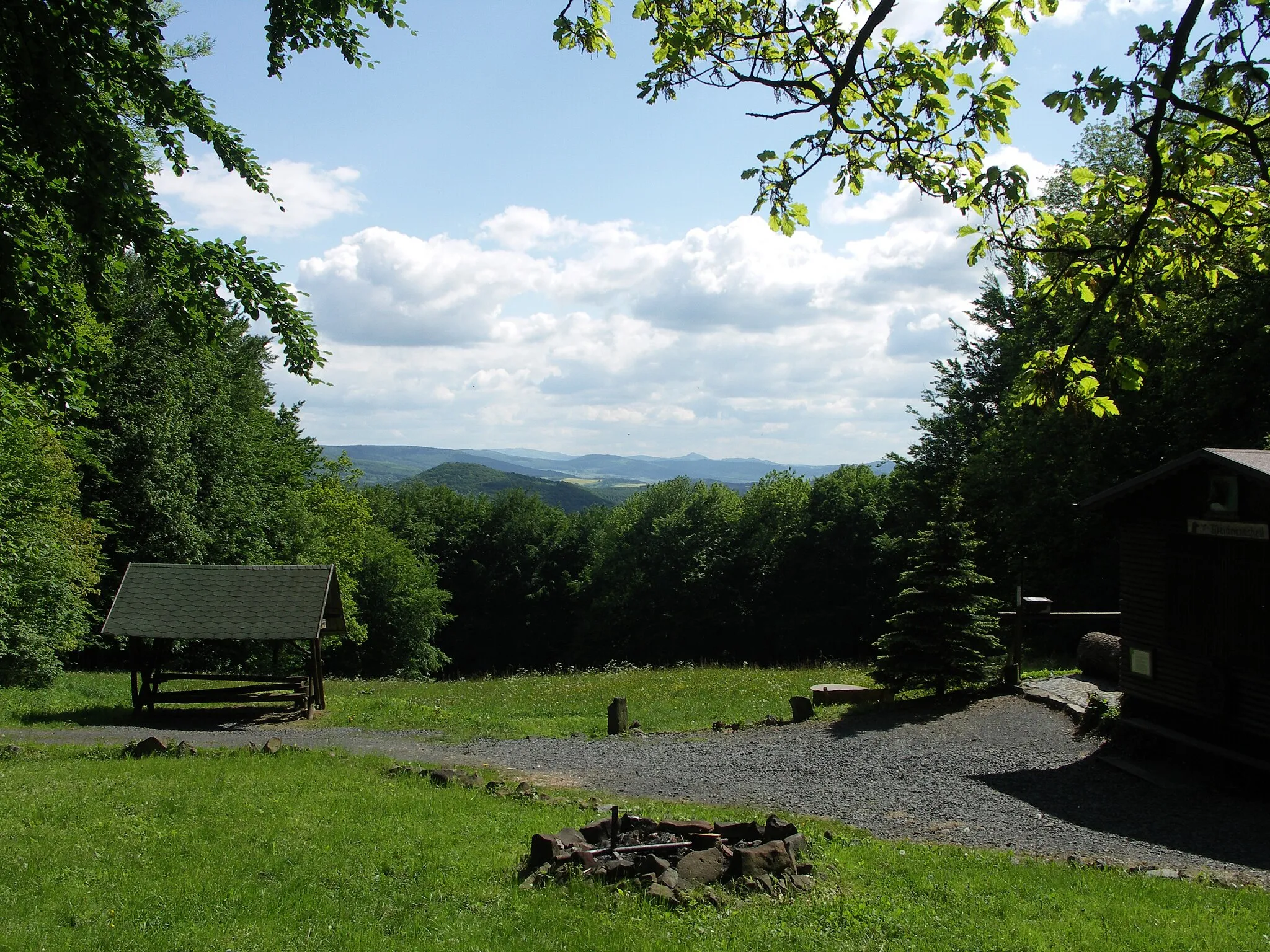 Photo showing: Große Wiese am Dietrichsberg mit Blick auf die Rhön