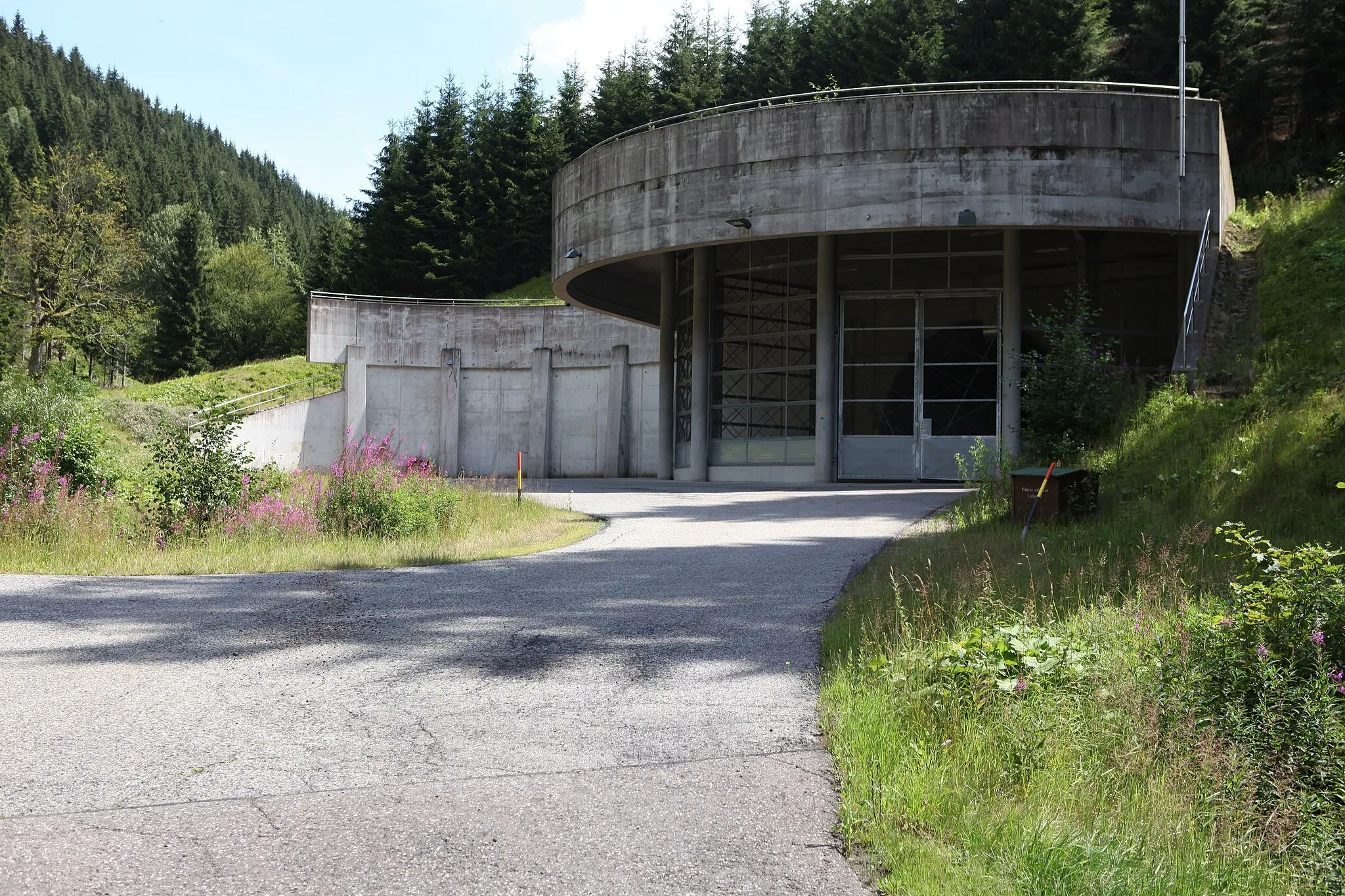 Photo showing: Stollen der Luftaustauschzentrale Floßgraben des Rennsteigtunnels