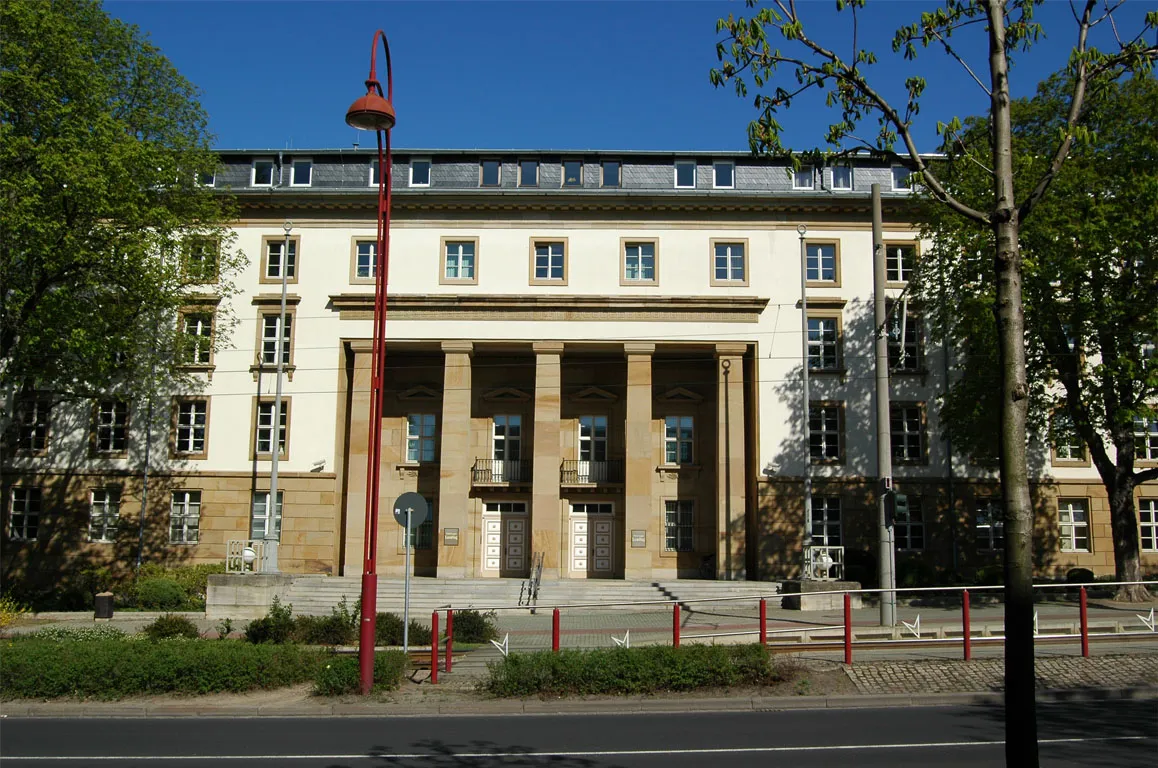 Photo showing: Thüringer Landtag (errichtet zwischen 1936 und 1937), in der Arnstädterstraße in Erfurt