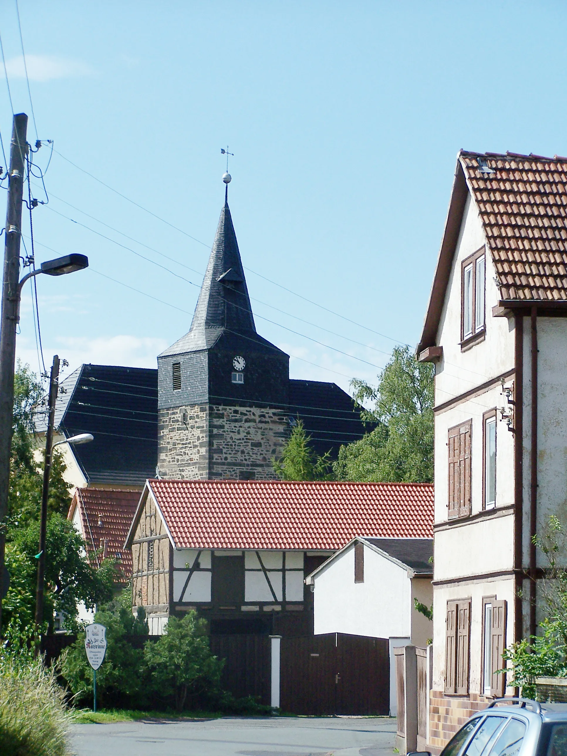 Photo showing: An der Kirche in Sundhausen (Gotha).