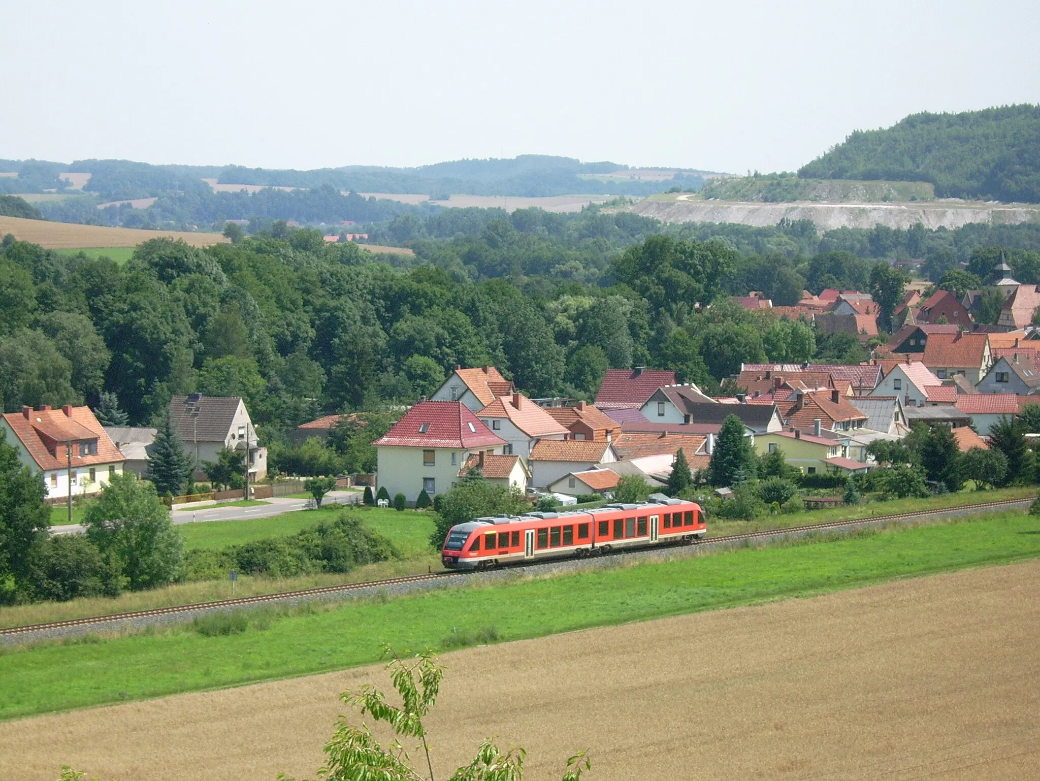 Photo showing: Blick vom Sängerplatz über das Oberdorf von Woffleben zum Kohnstein