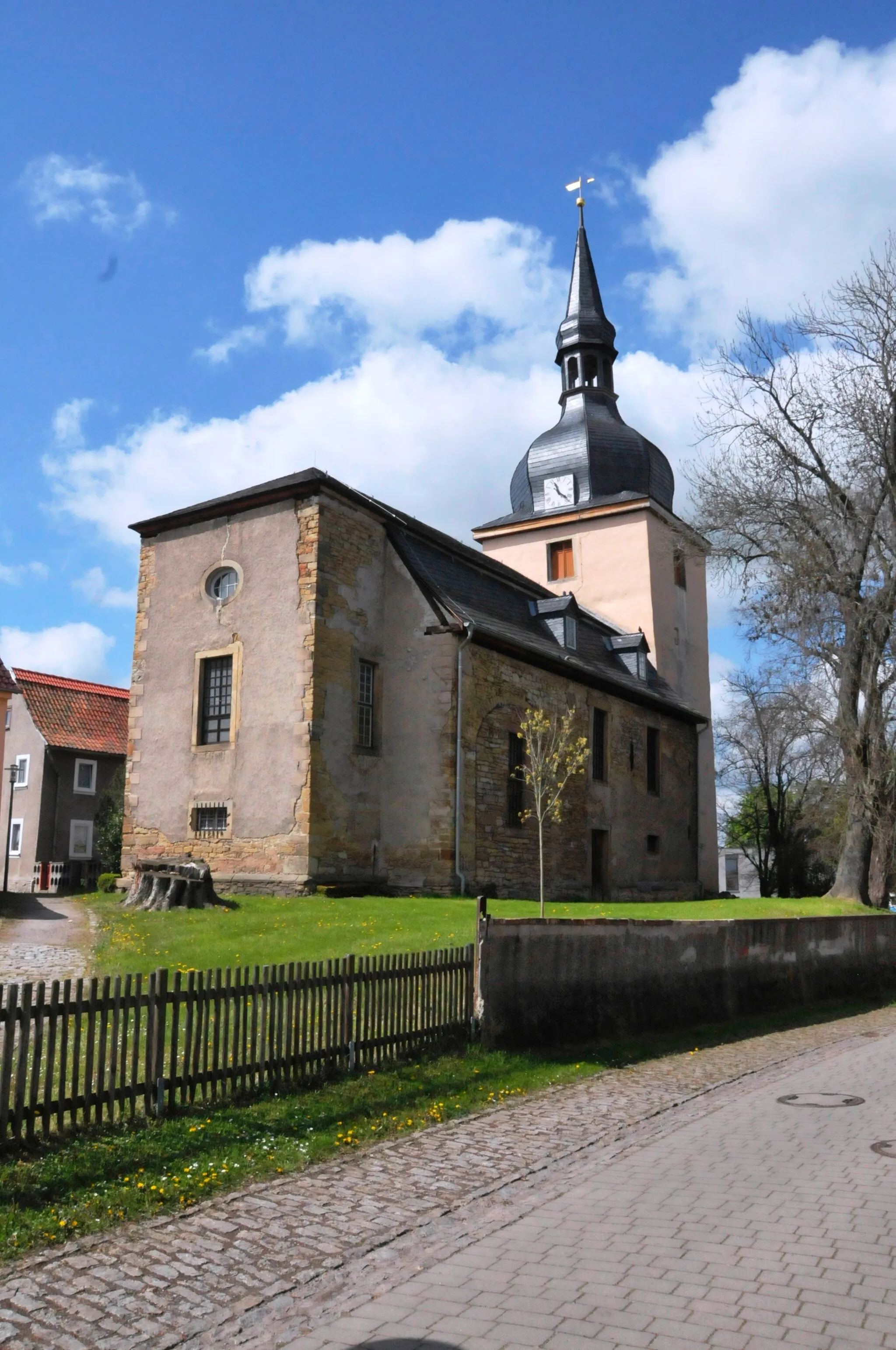Photo showing: Wenigensömmern, Kirche aus Nordost