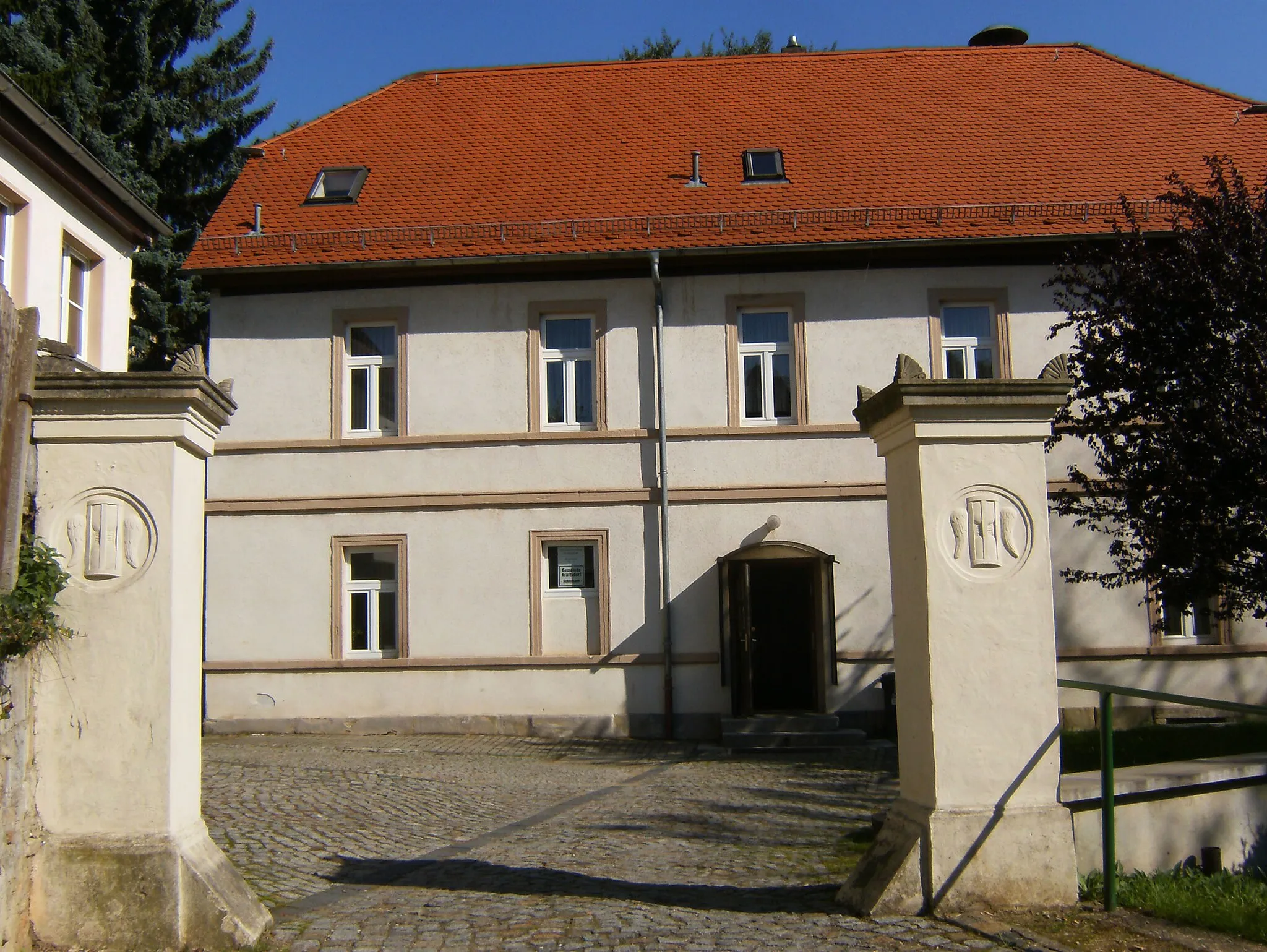 Photo showing: Administration building in Rüdersdorf, a district of Kraftsdorf in Landkreis Greiz (Thuringia).