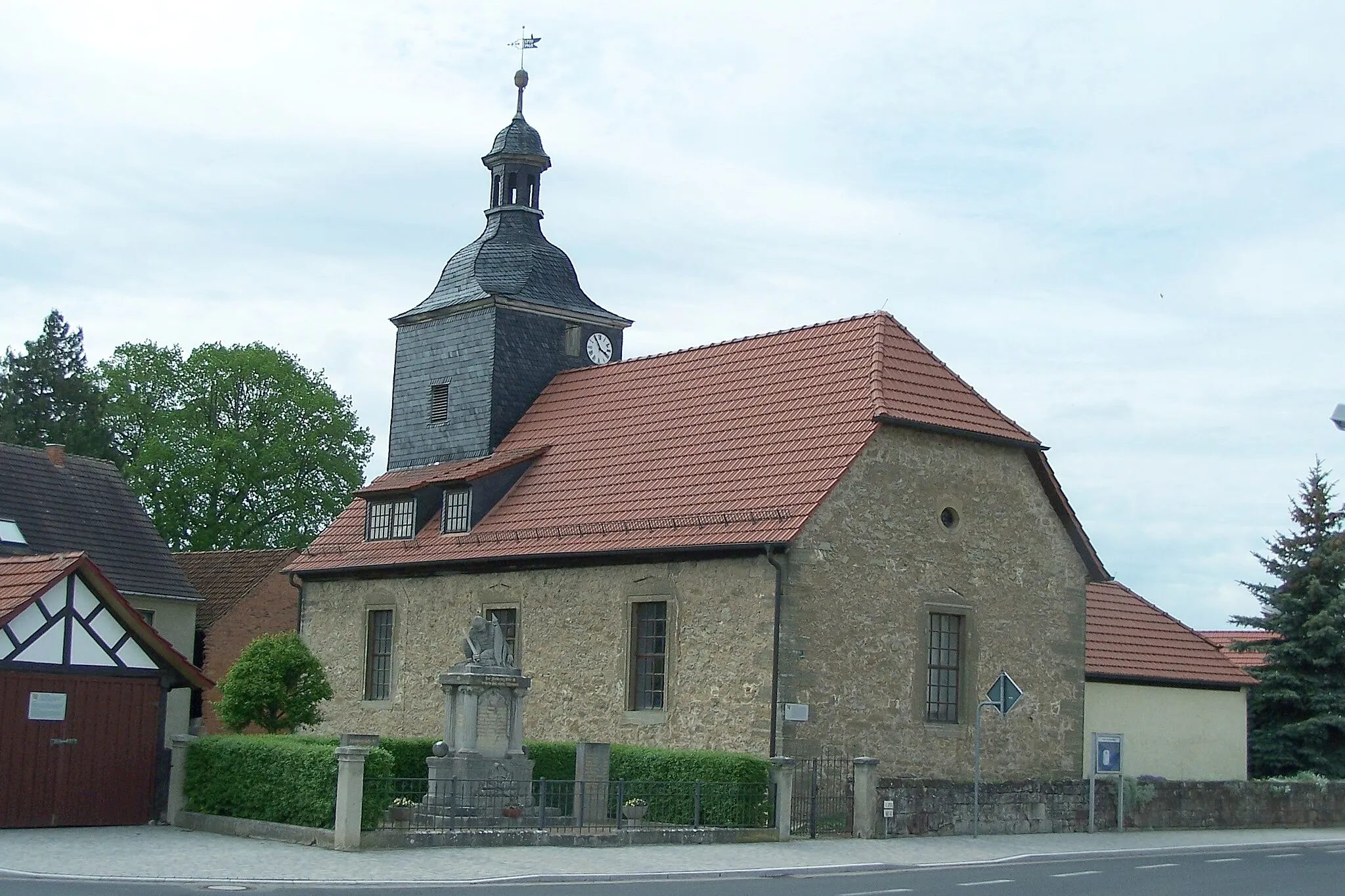 Photo showing: Ansicht der Nikolaikirche in Lauterbach im Wartburgkreis.