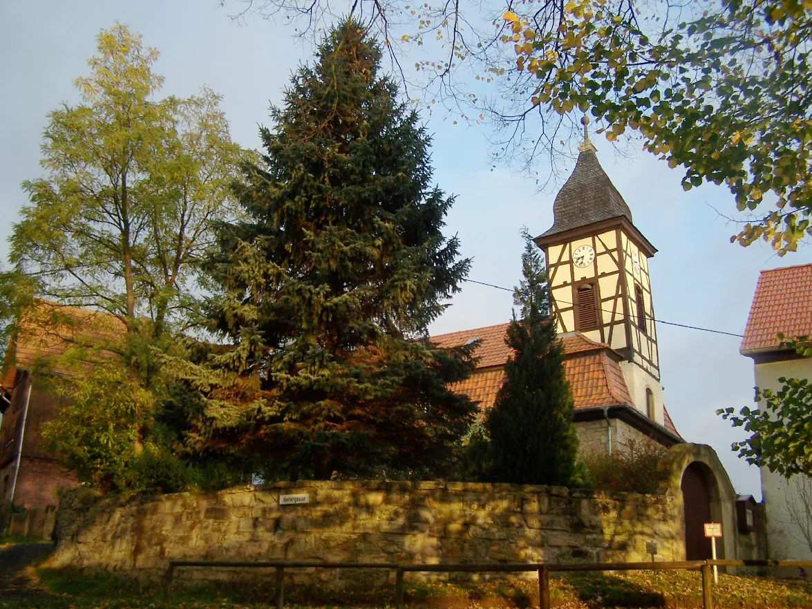 Photo showing: The church court in Pferdsdorf.