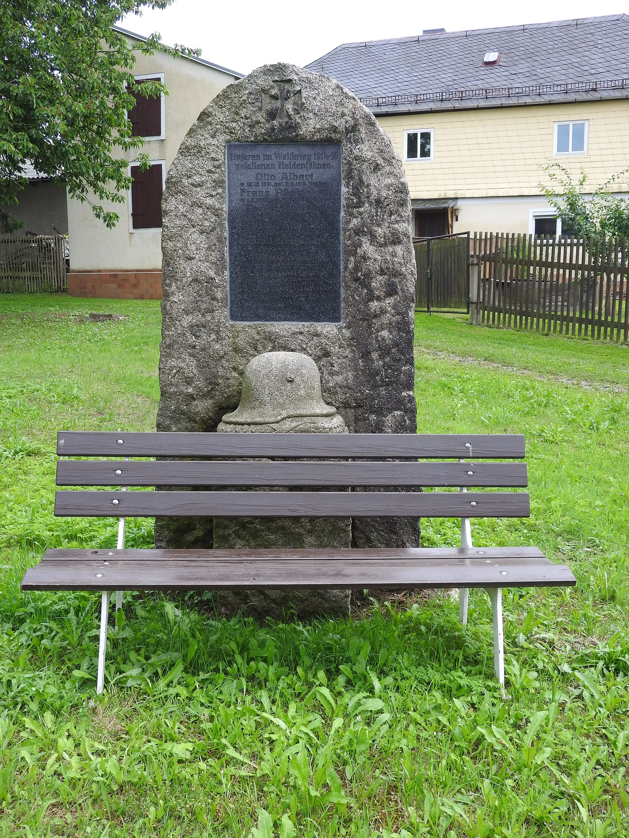 Photo showing: Kriegerdenkmal in Hainsberg, Langenwetzendorf, Thüringen