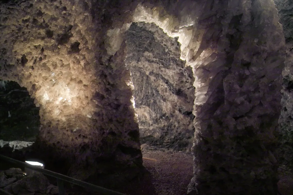 Photo showing: Marienglashöhle Friedrichroda