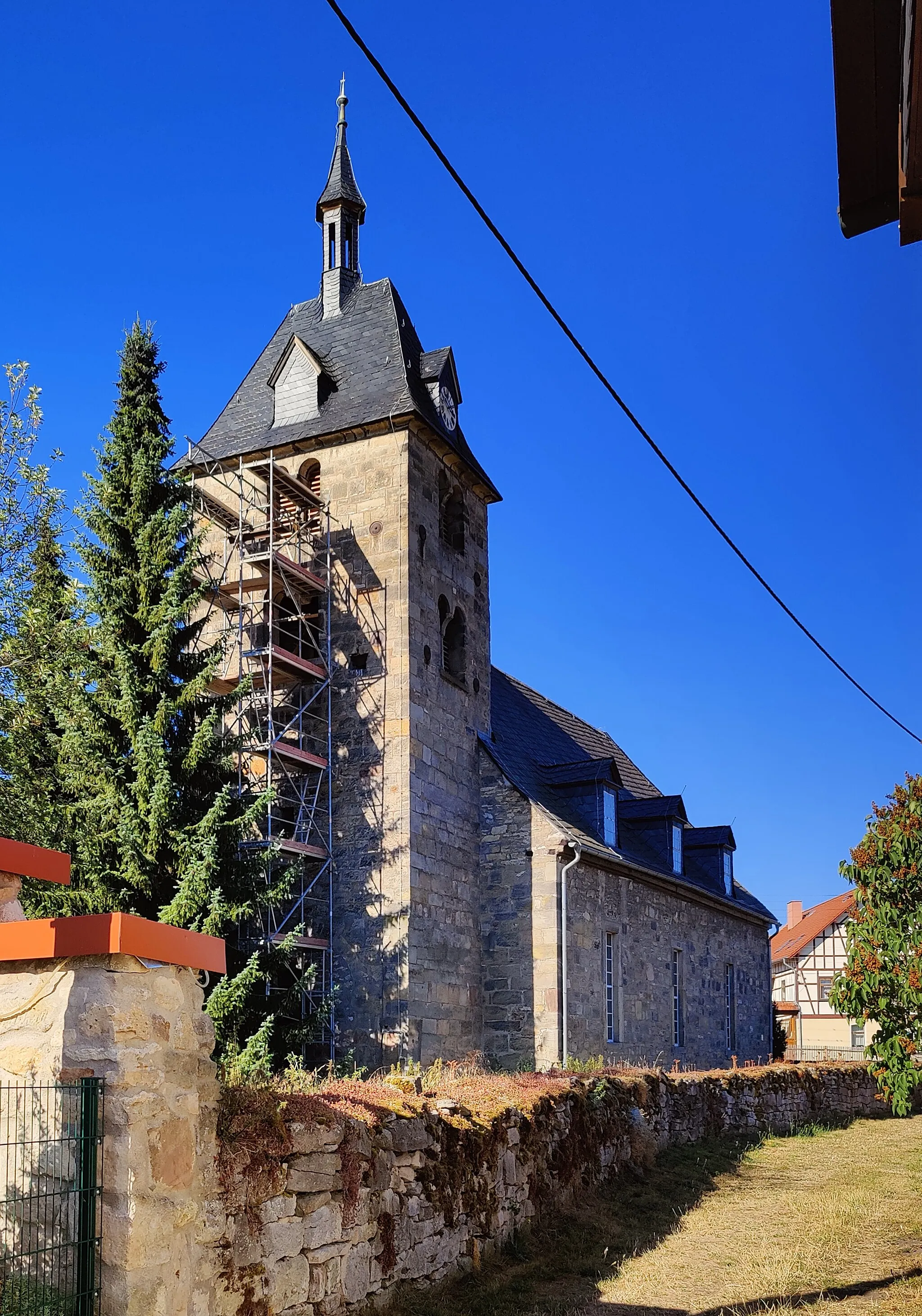 Photo showing: Evangelische Dorfkirche Sundremda, Stadt Rudolstadt, Thüringen, Deutschland