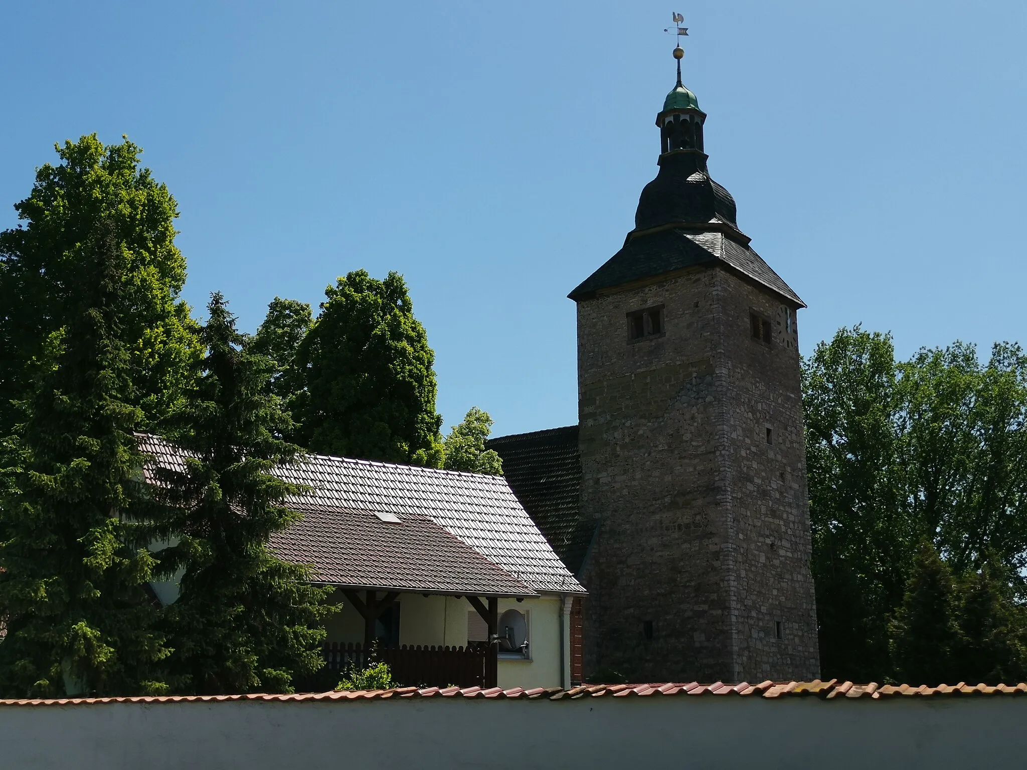 Photo showing: Kirche in Straußfurt