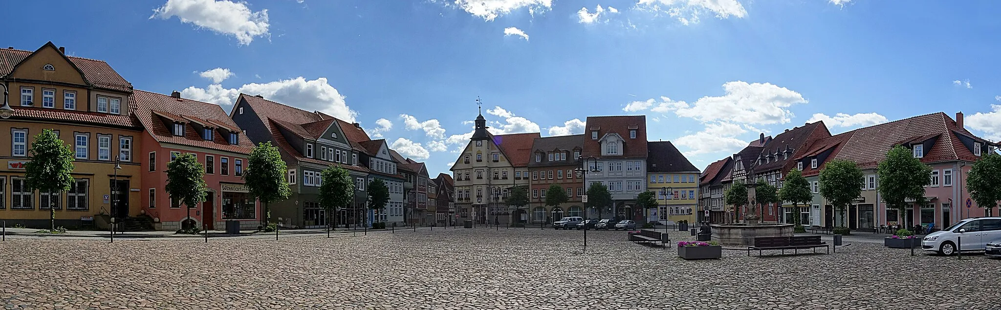 Photo showing: Marktplatz Schleusingen mit Rathaus