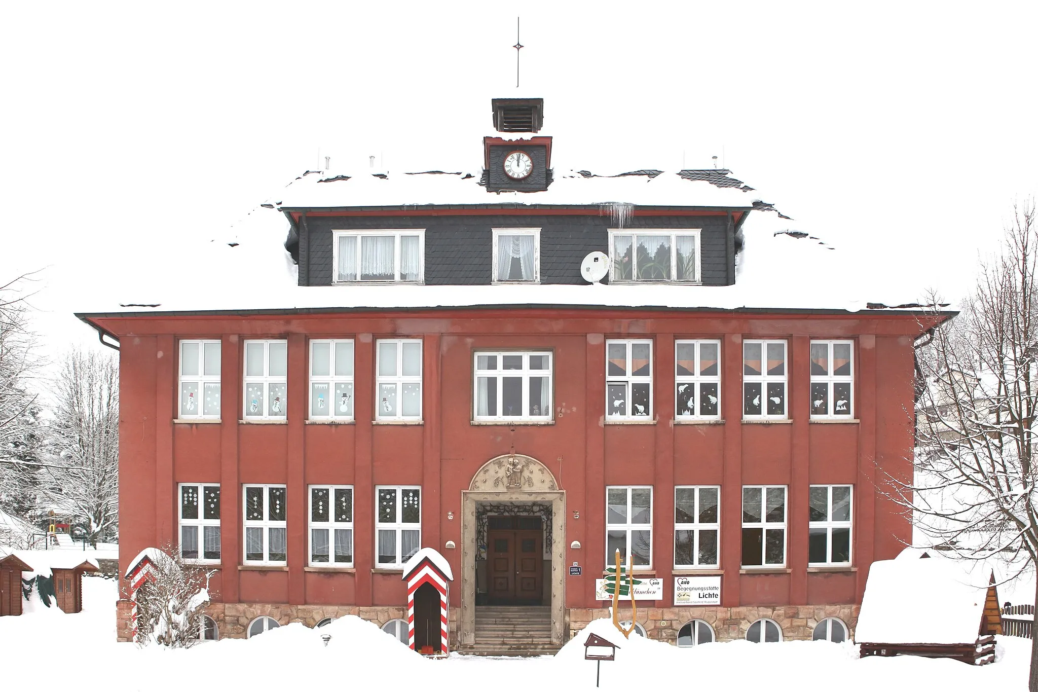 Photo showing: Former school (today: kindergarden) in Oberlichte, Sonneberger street 70.