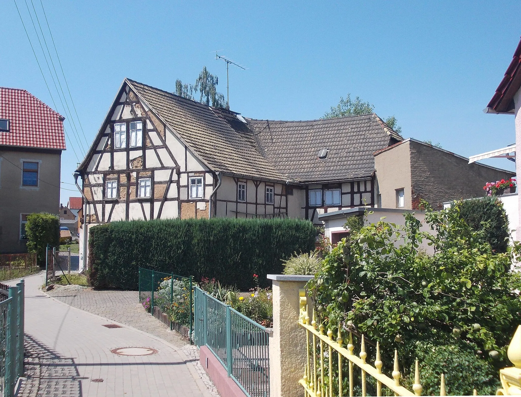 Photo showing: Half-timbered house at Kirchgasse in Wintersdorf (Meuselwitz, Altenburger Land district, Thuringia)