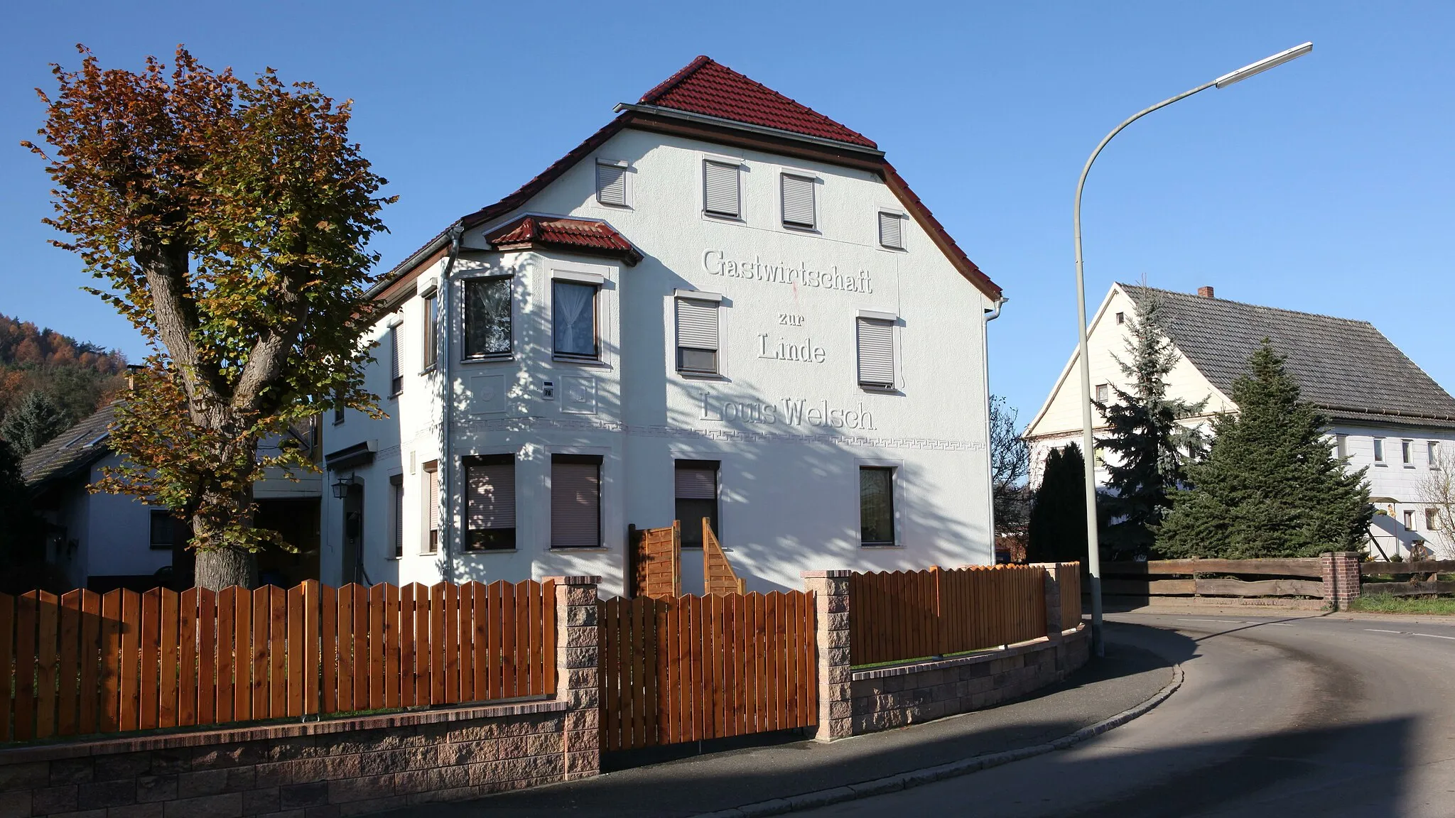 Photo showing: Ebersdorf-bN-Gastwirtschaft zur Linde