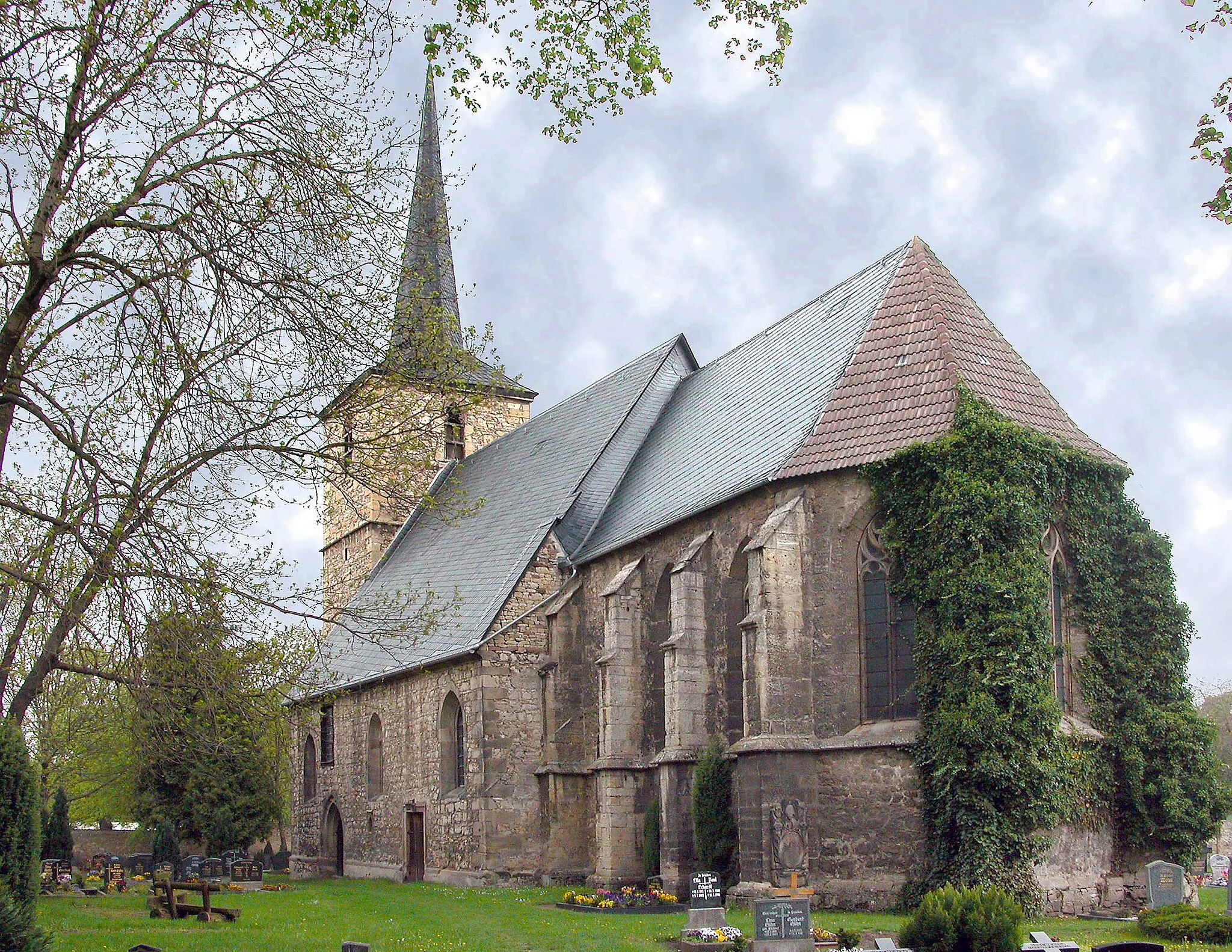 Photo showing: 02.05.2004   06577  Gorsleben: Bonifatiuskirche
[DSCN3142.JPG]20040502210DR.JPG(c)Blobelt