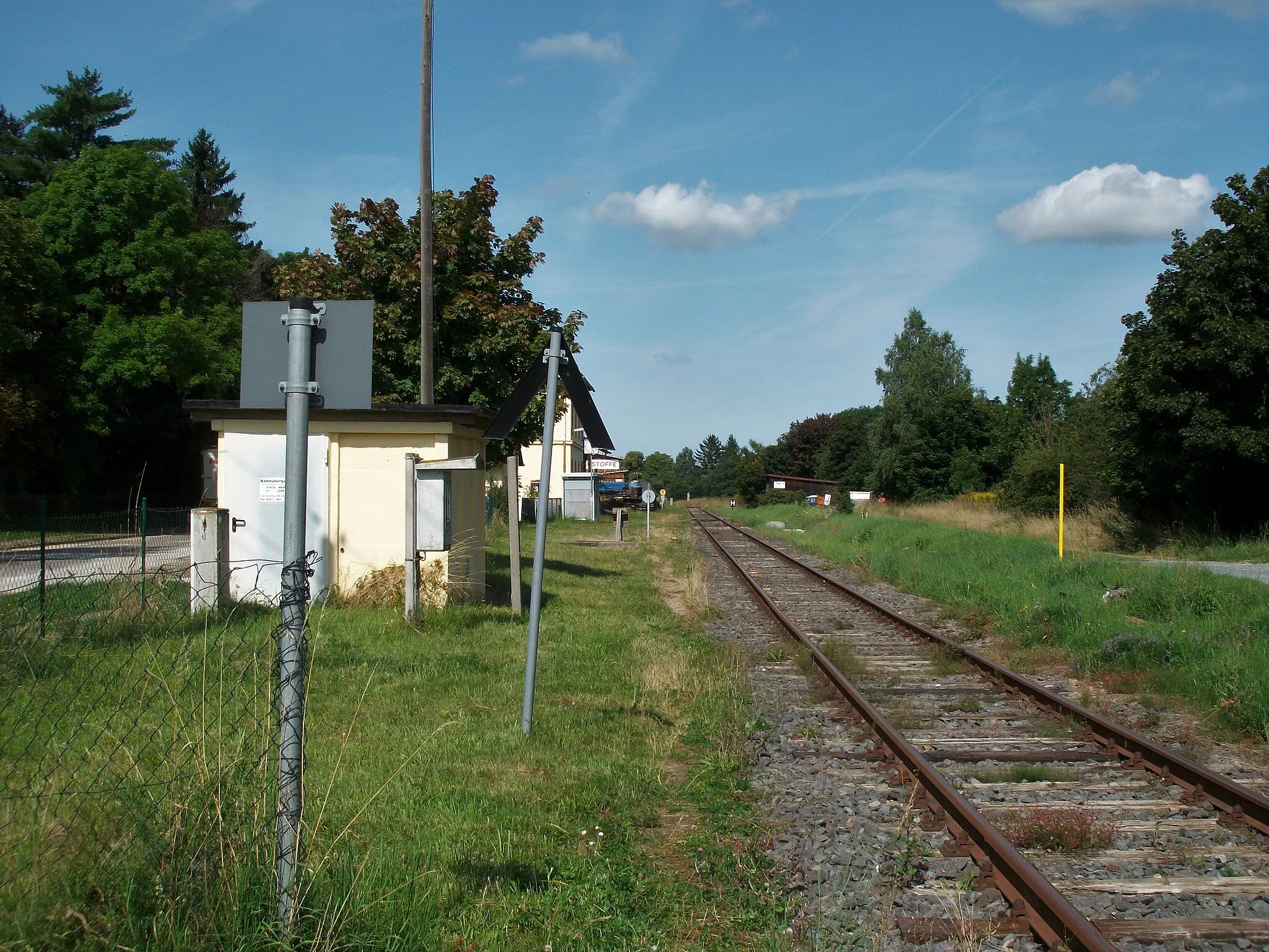 Photo showing: Bahnhof Mühltroff, Bahnsteig (2021)