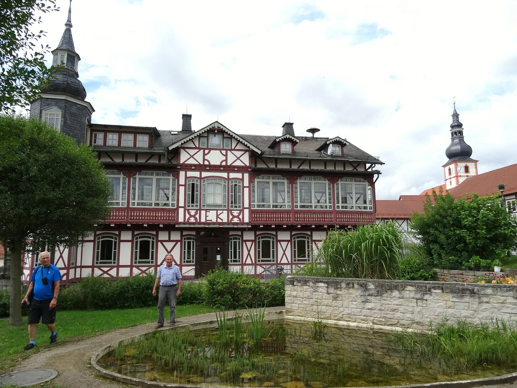 Photo showing: das ehemalige Rote Schloss in Helmershausen, heute Gemeindeverwaltung und Dorfbibliothek
