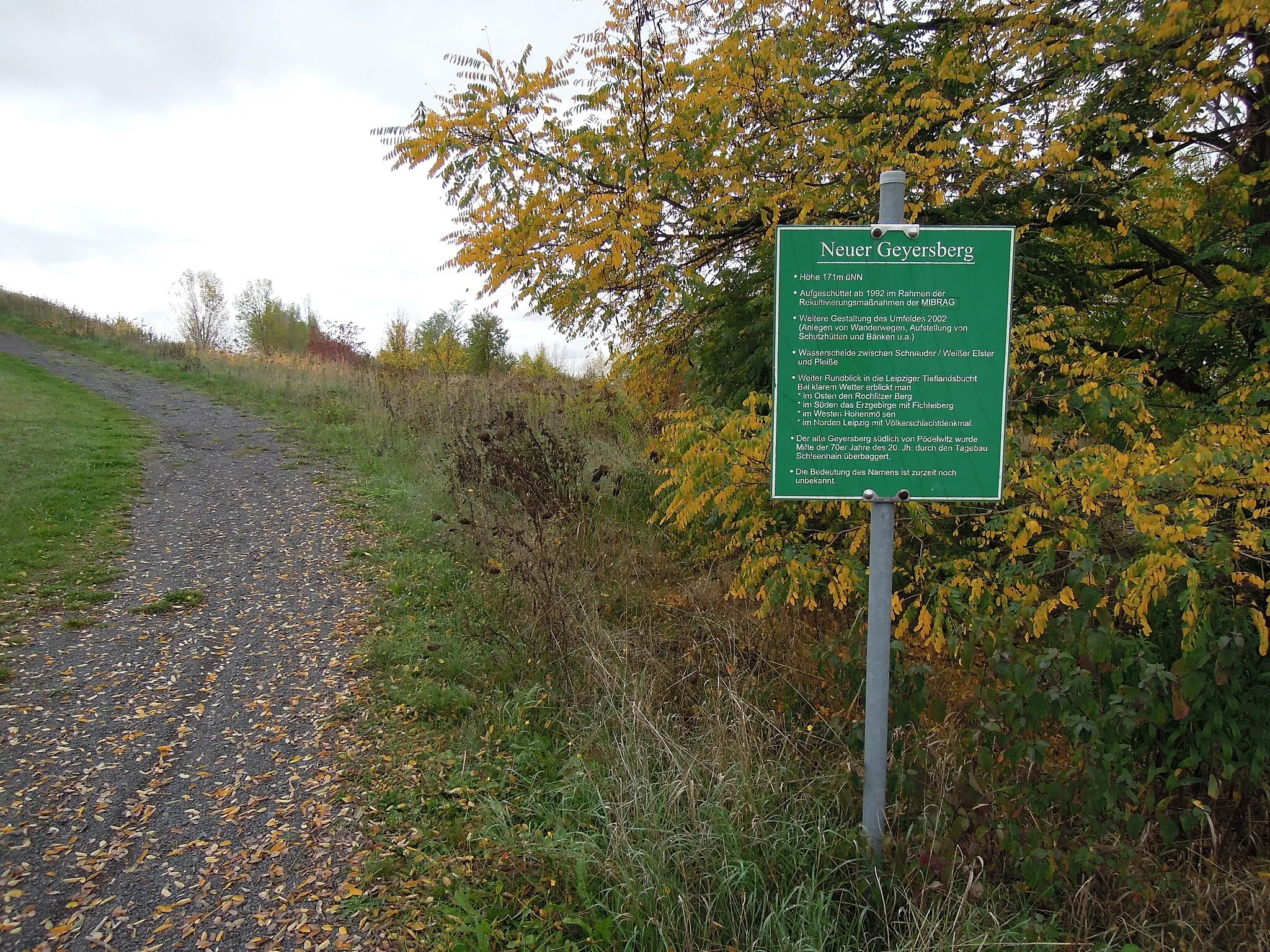 Photo showing: Neuer Geyersberg -Informationstafel zur Geschichte des alten Geyersberg- Oktober 2022