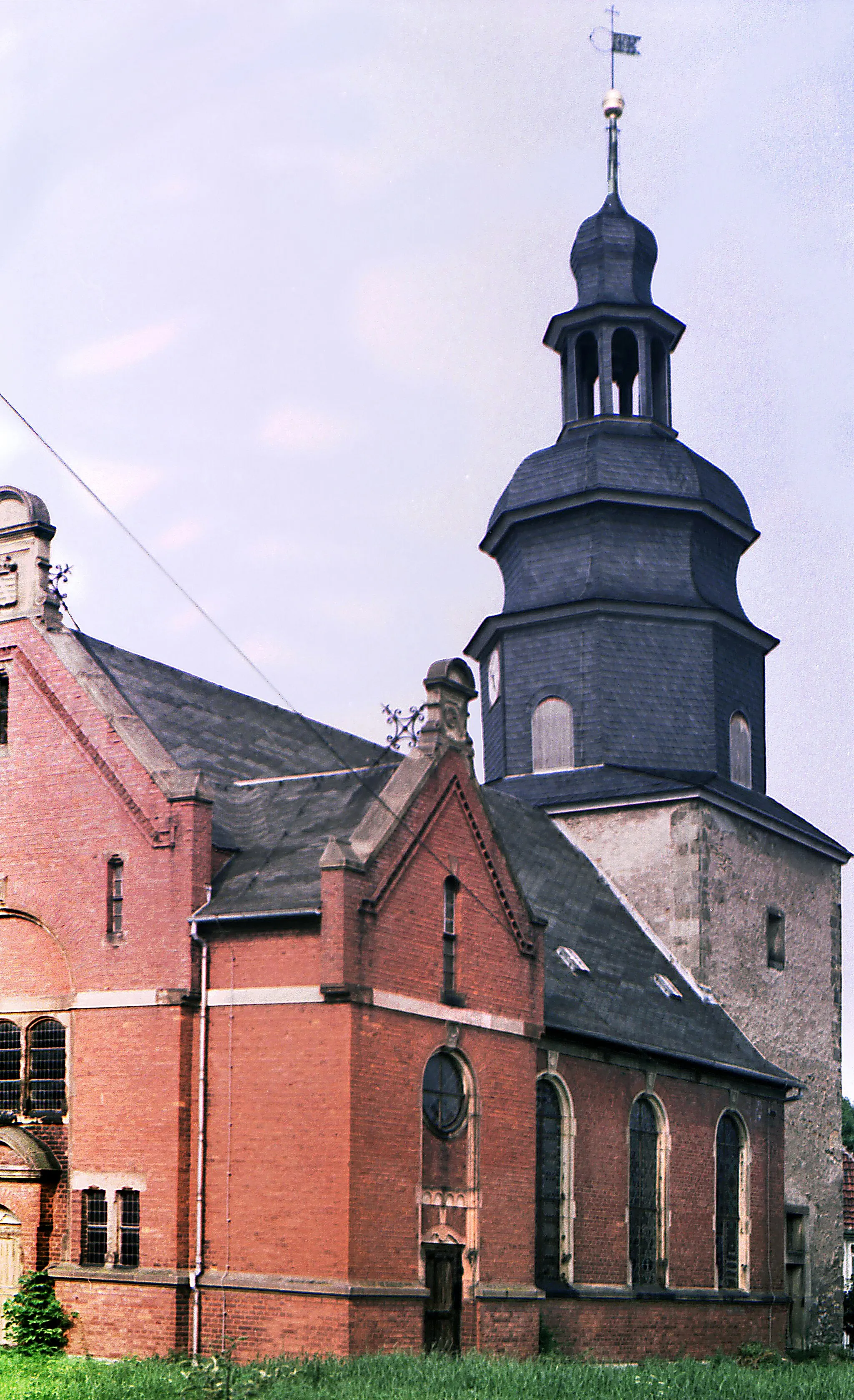 Photo showing: 12.07.1985  DDR 5211  [99310]  Bösleben (Bösleben-Wüllersleben), Kirchgasse (GMP: 50.825575,11.060463): Dorfkirche Bösleben.       
[F19850712A50.jpg]19850712650NR.JPG(c)Blobelt