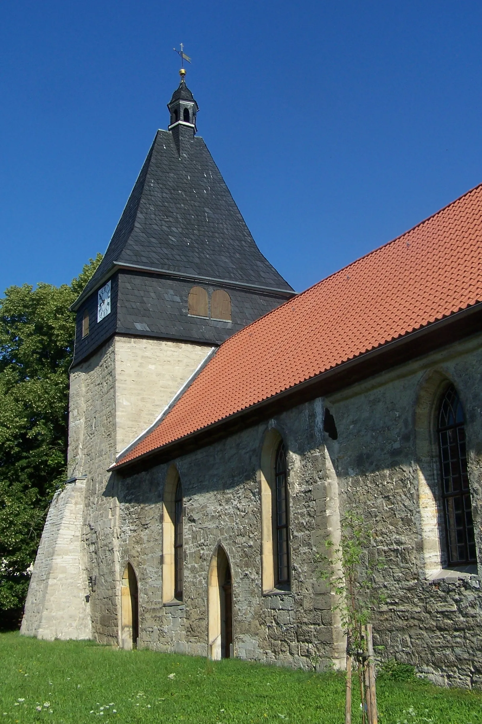 Photo showing: Ansichten und Details zur Kirche