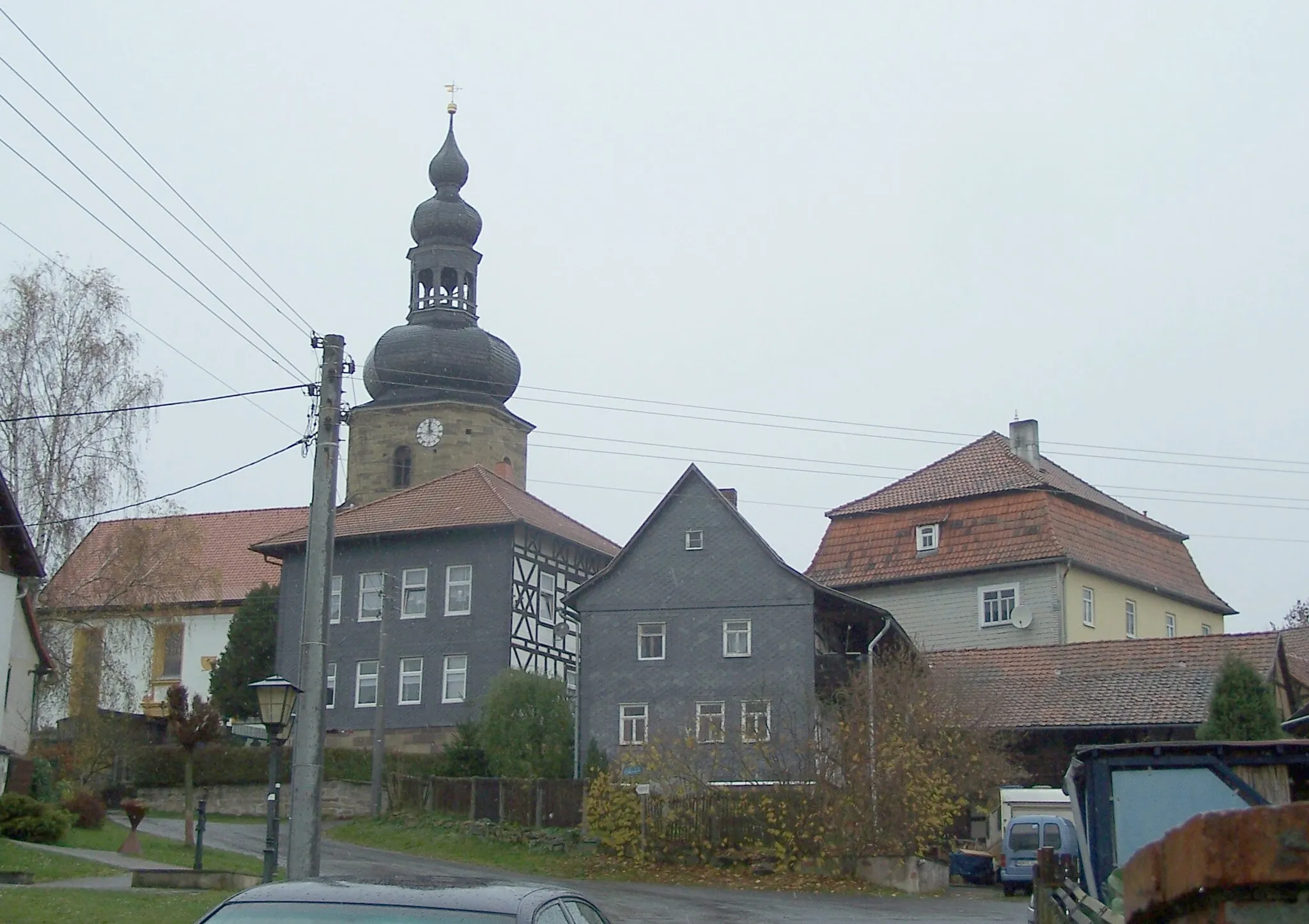 Photo showing: Ansichten des Dorfes Bedheim (Schloss und Kirche) an einem regnerischen Novembertag 2013.